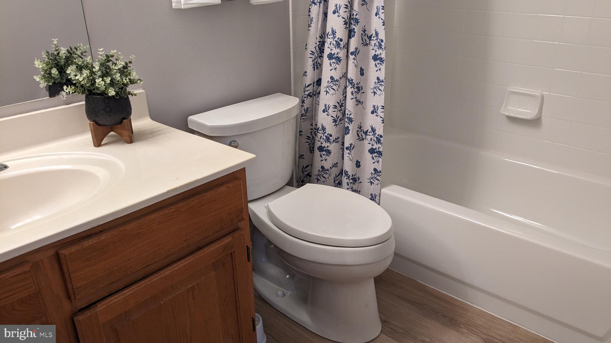 CEDAR GROVE AT CROFTON - Residential