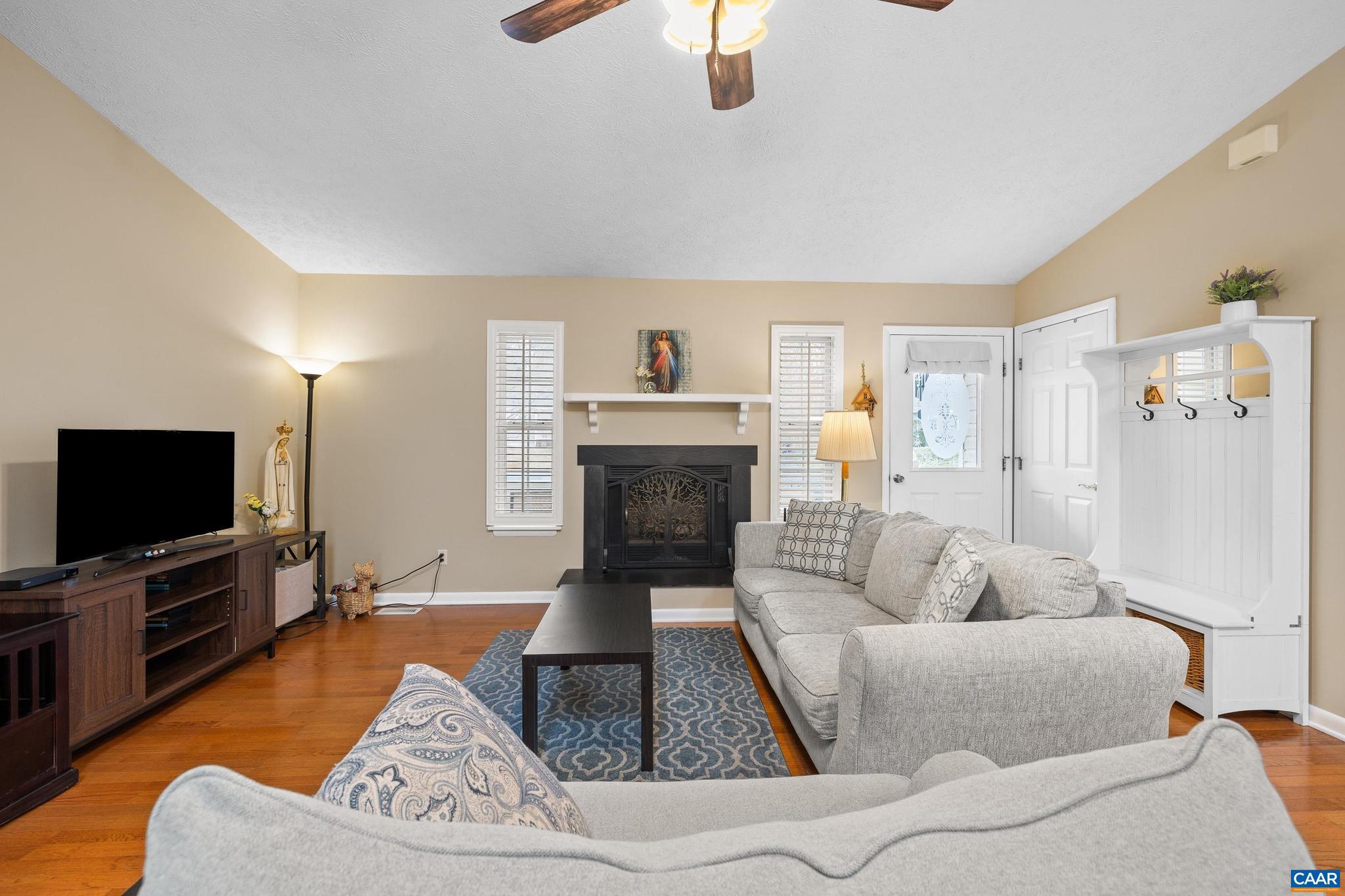 LAKE MONTICELLO - Residential