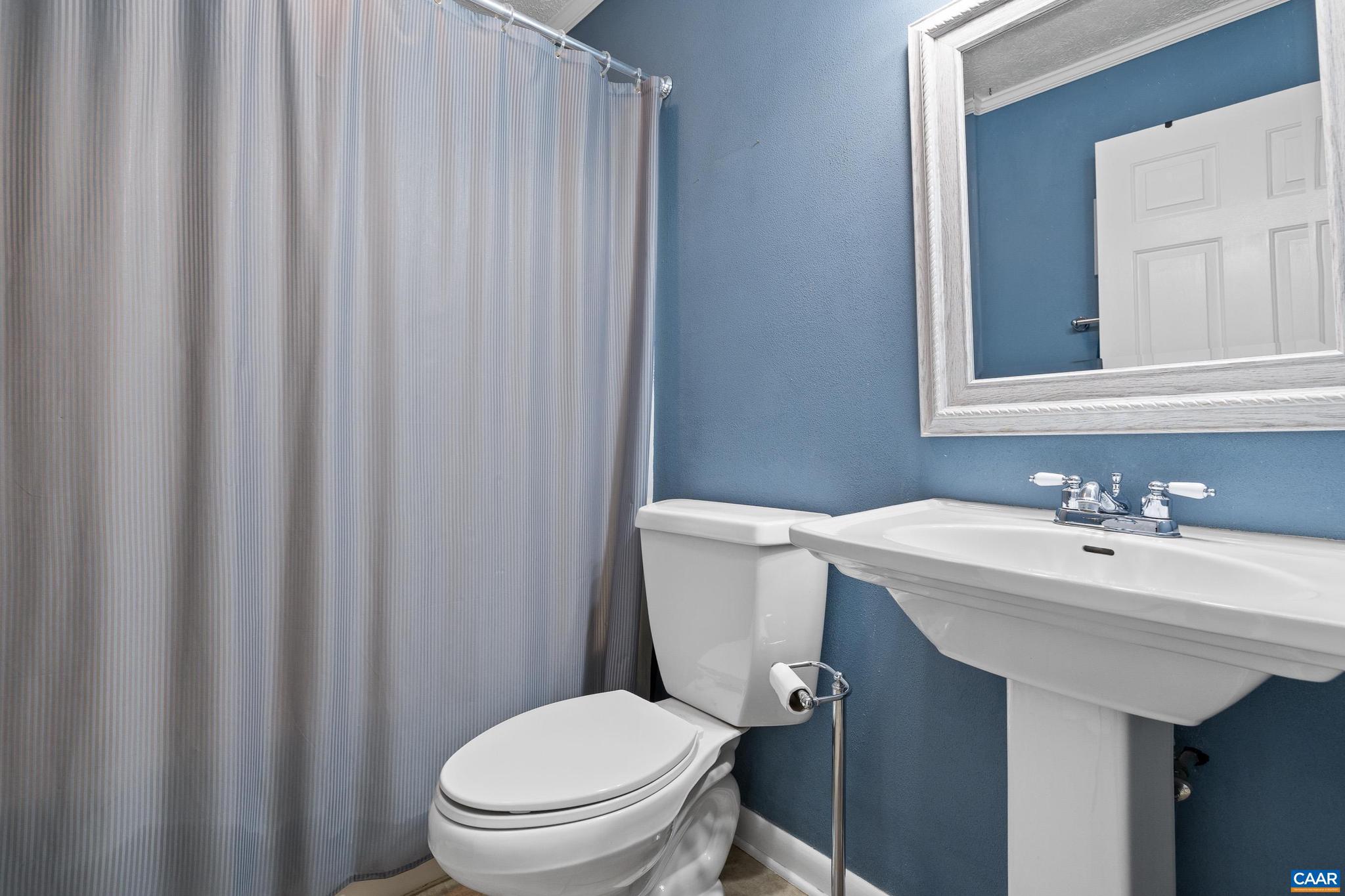 LAKE MONTICELLO - Residential