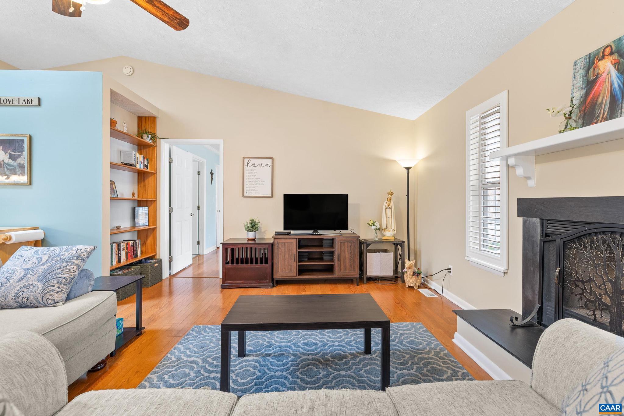 LAKE MONTICELLO - Residential