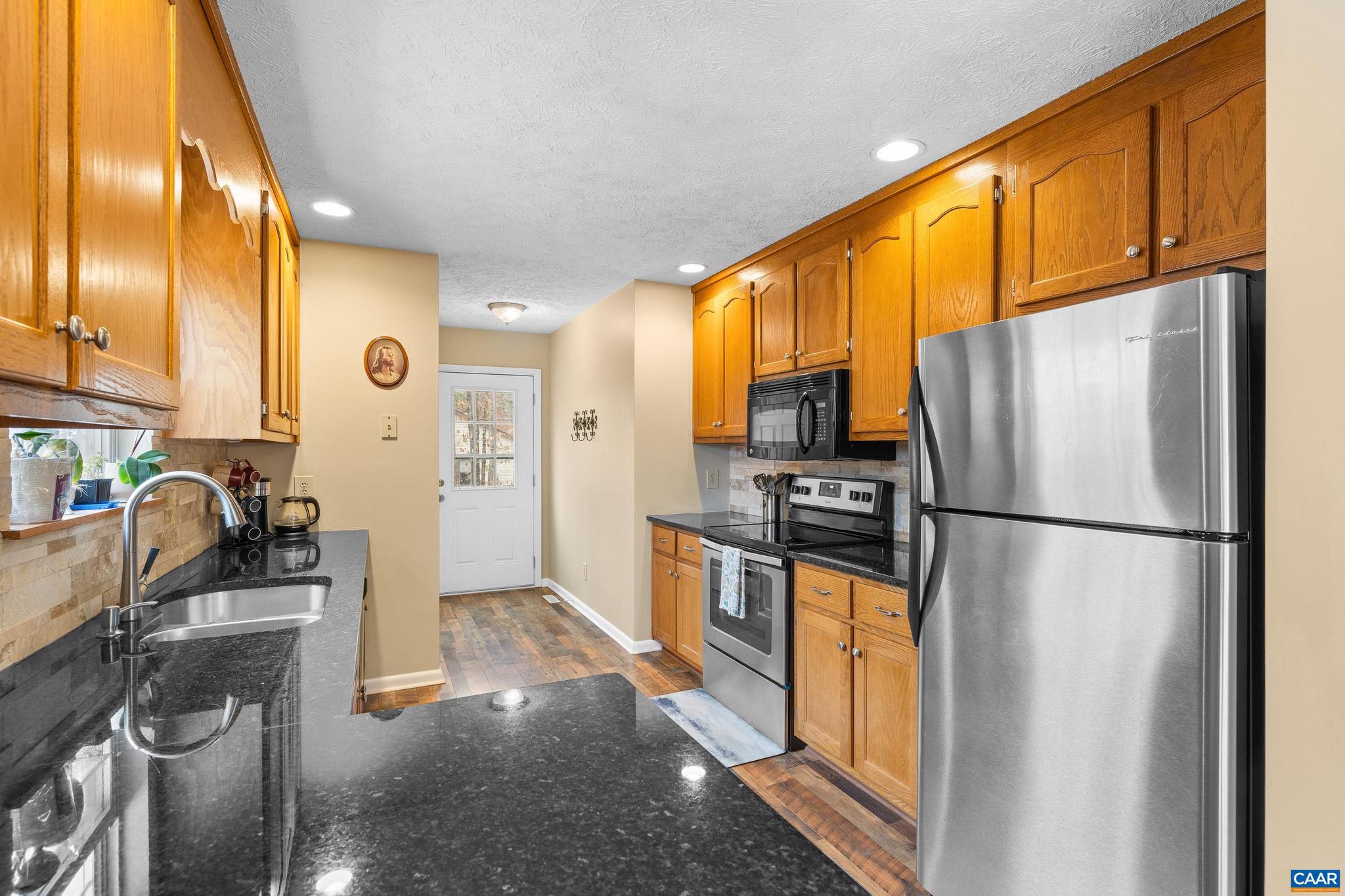 LAKE MONTICELLO - Residential