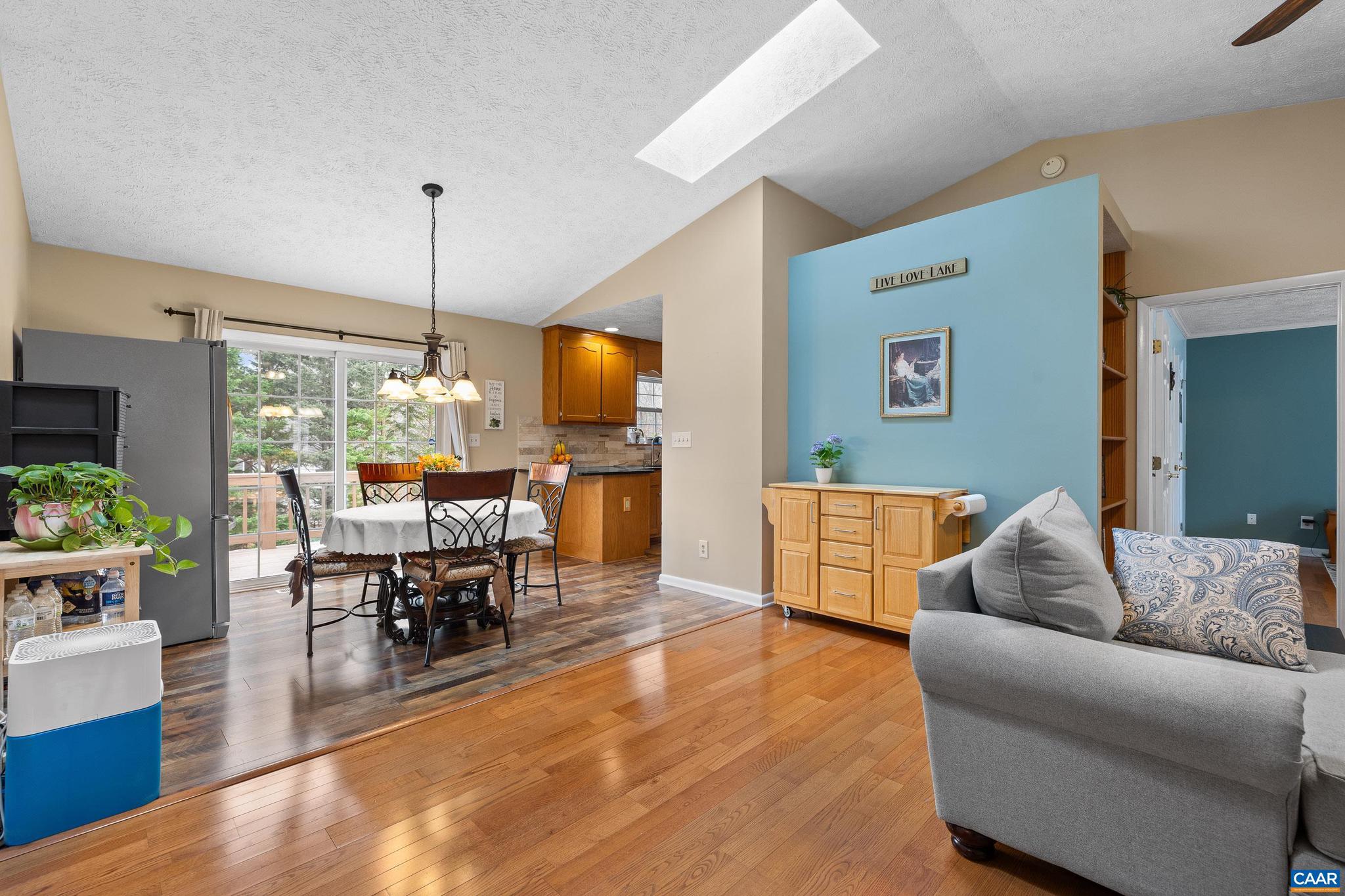 LAKE MONTICELLO - Residential