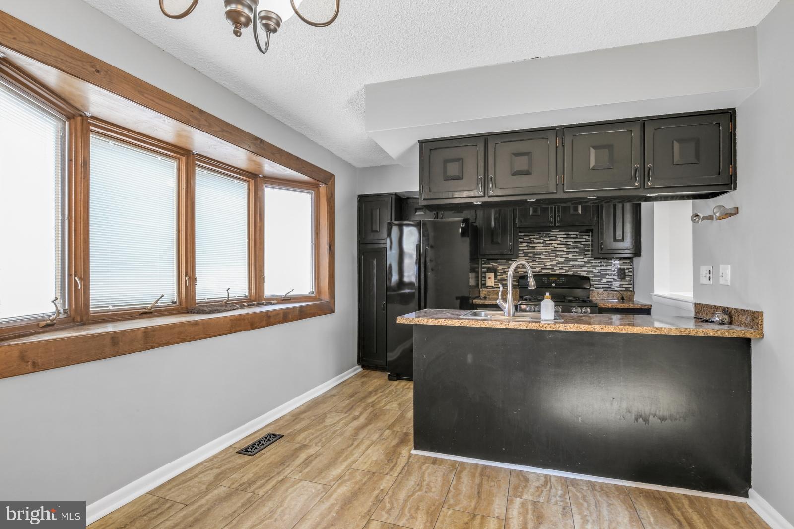 ROXBOROUGH - Residential Lease