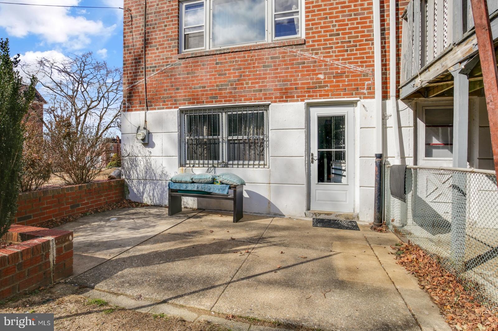 ROXBOROUGH - Residential Lease