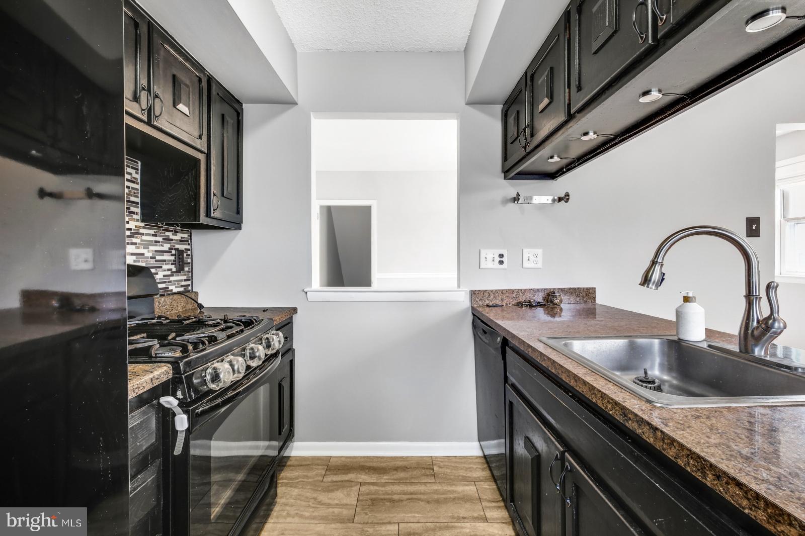 ROXBOROUGH - Residential Lease