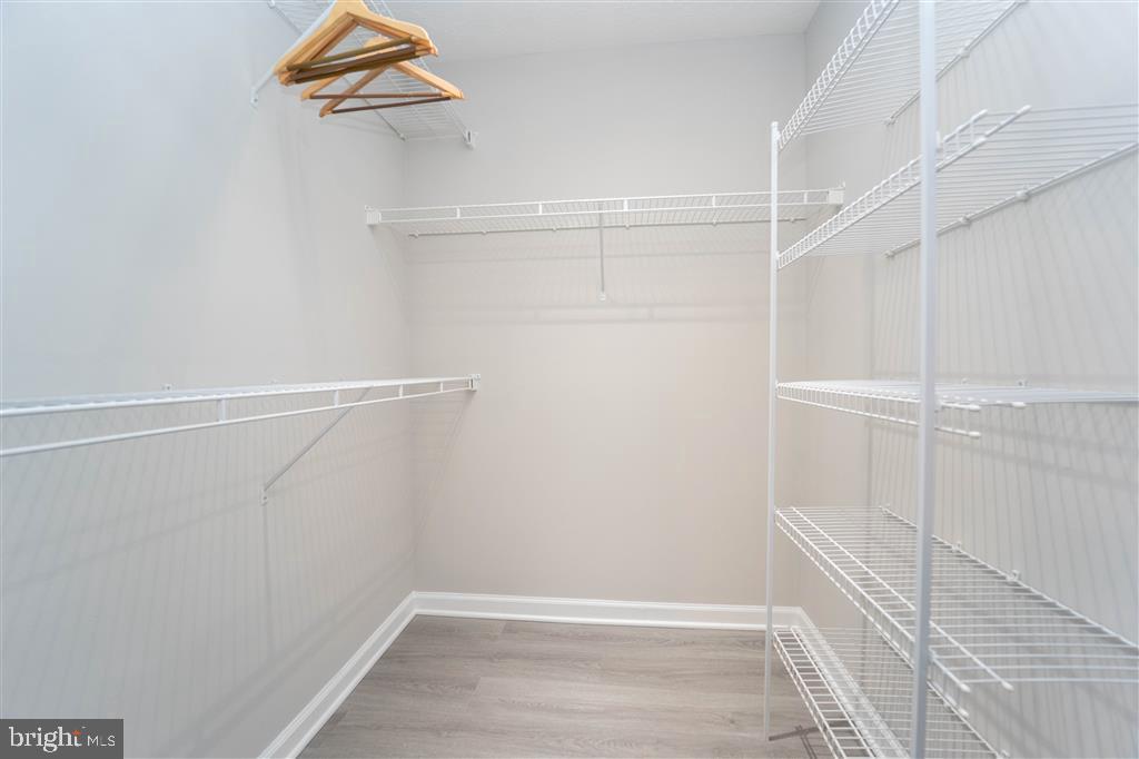 KNOLLWOOD - Residential