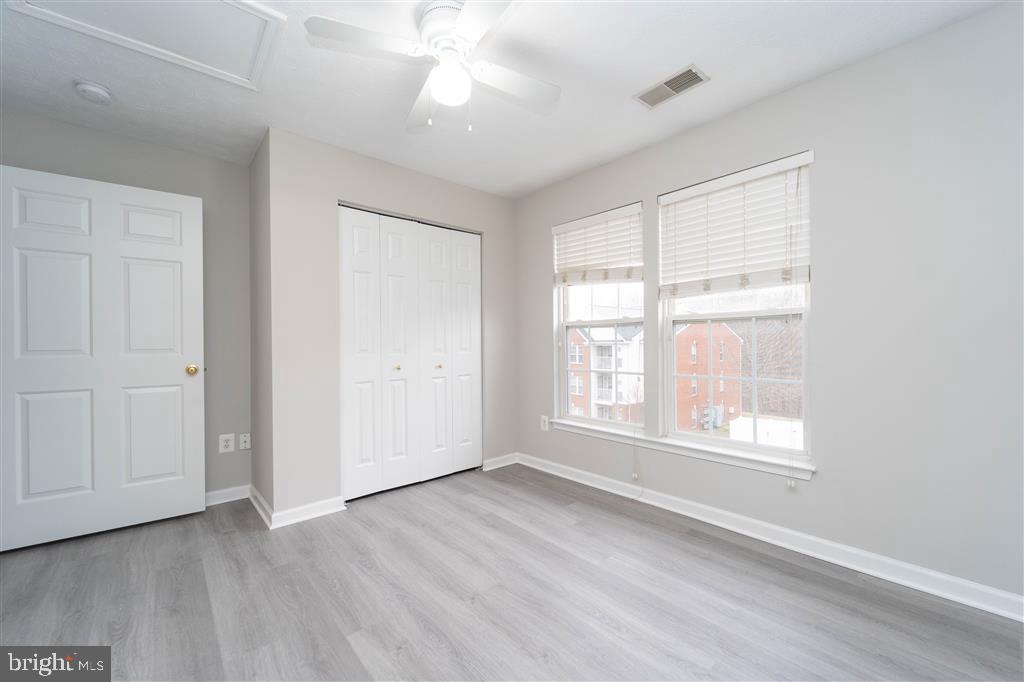 KNOLLWOOD - Residential