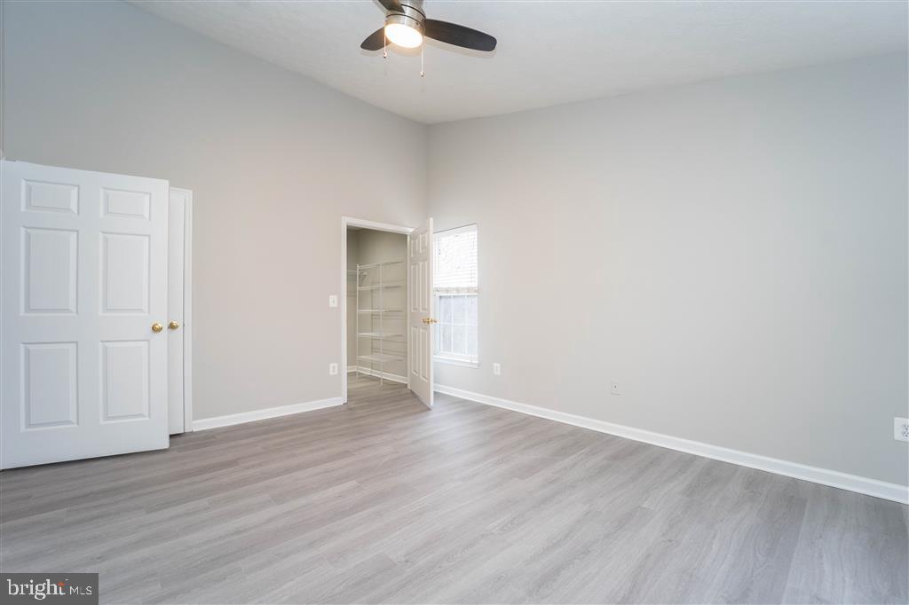 KNOLLWOOD - Residential