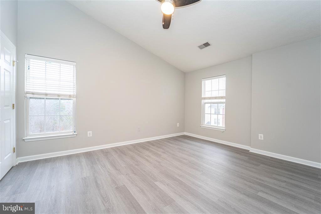 KNOLLWOOD - Residential