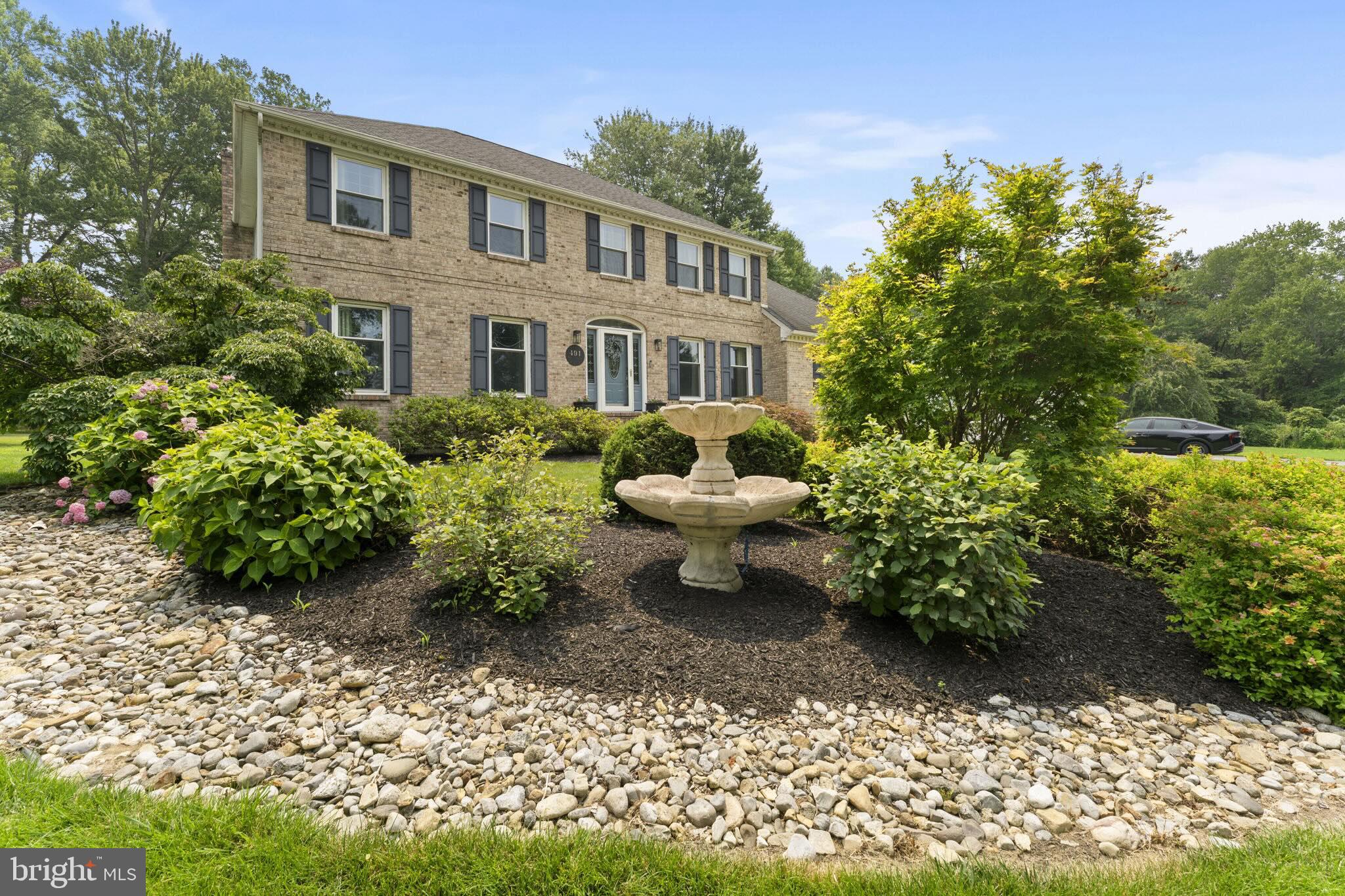 491 W CHESTNUT HILL ROAD