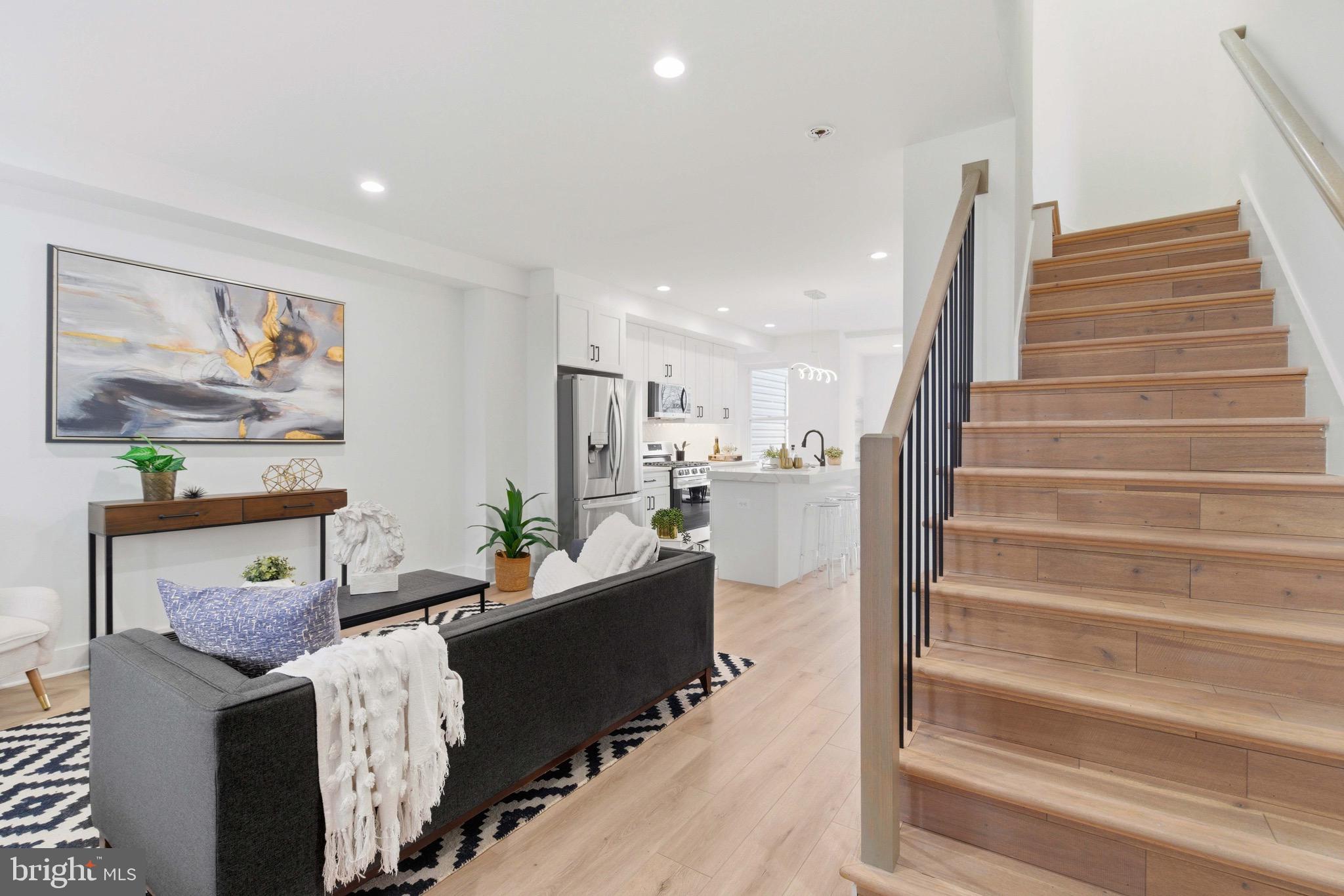 810 MADISON STREET NW