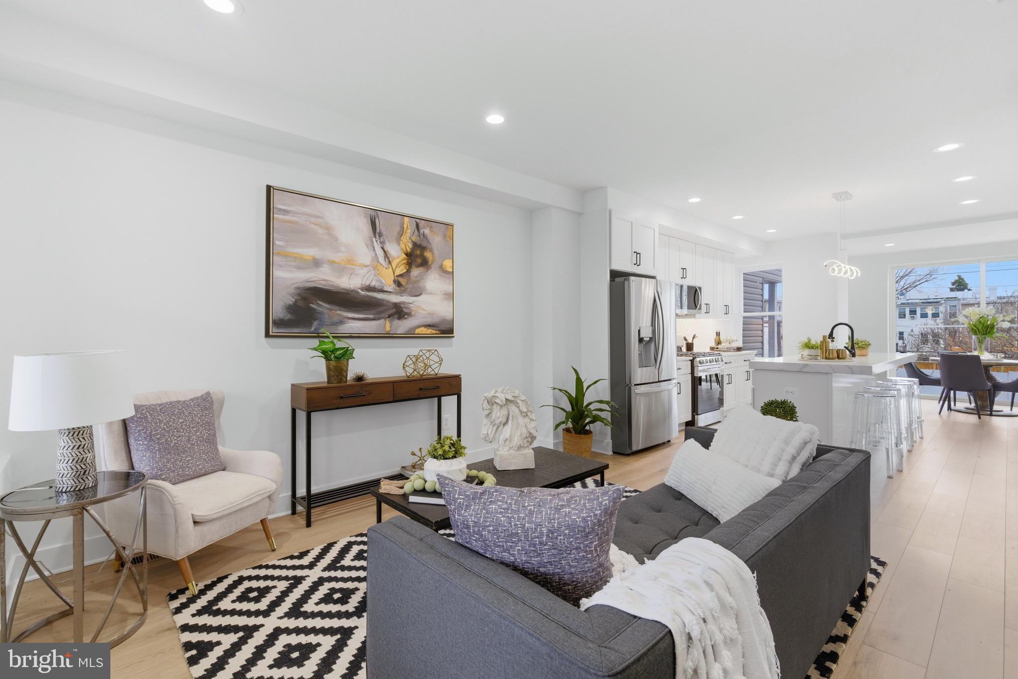 810 MADISON STREET NW