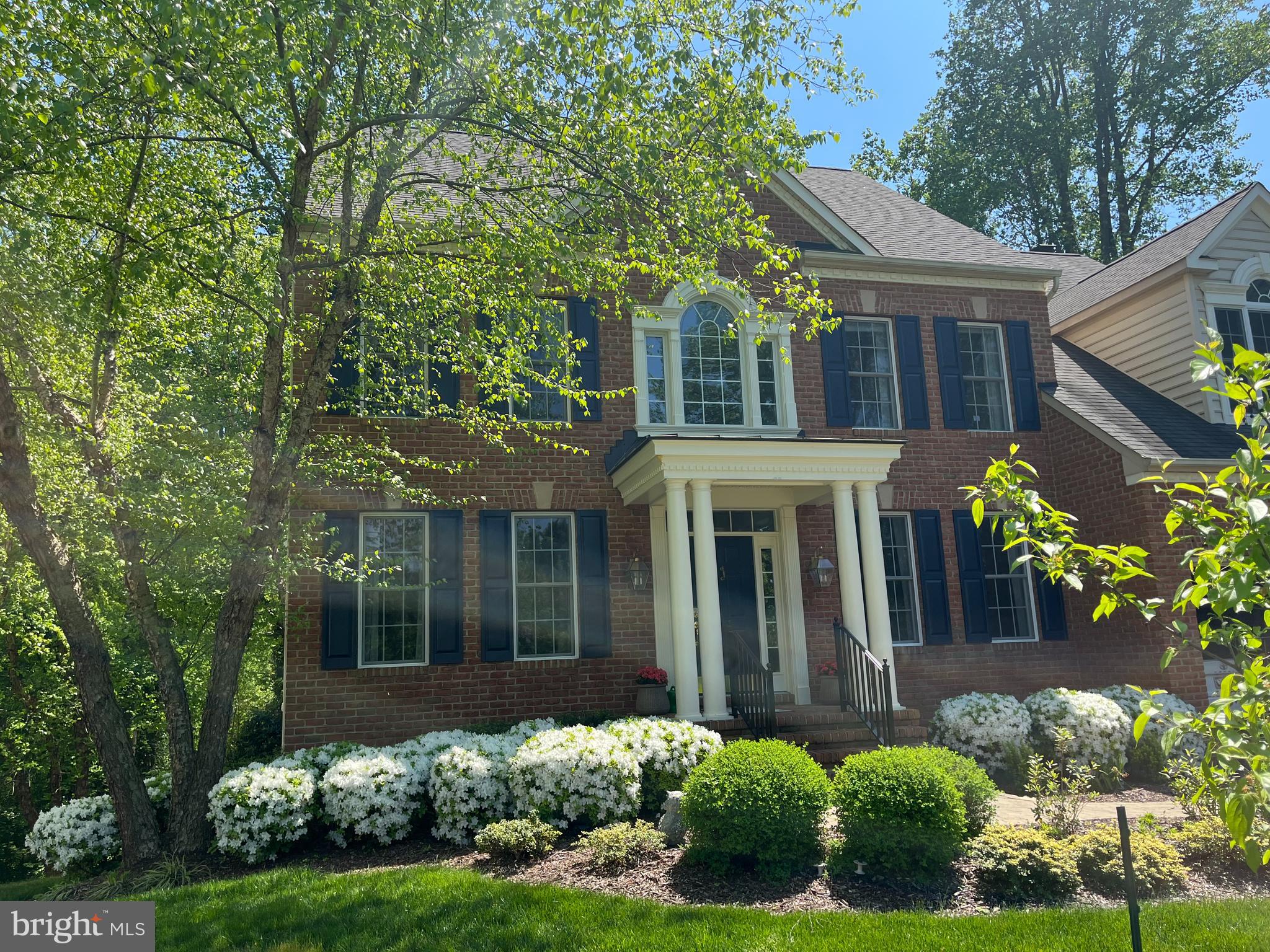 COLONIAL MANOR - Residential