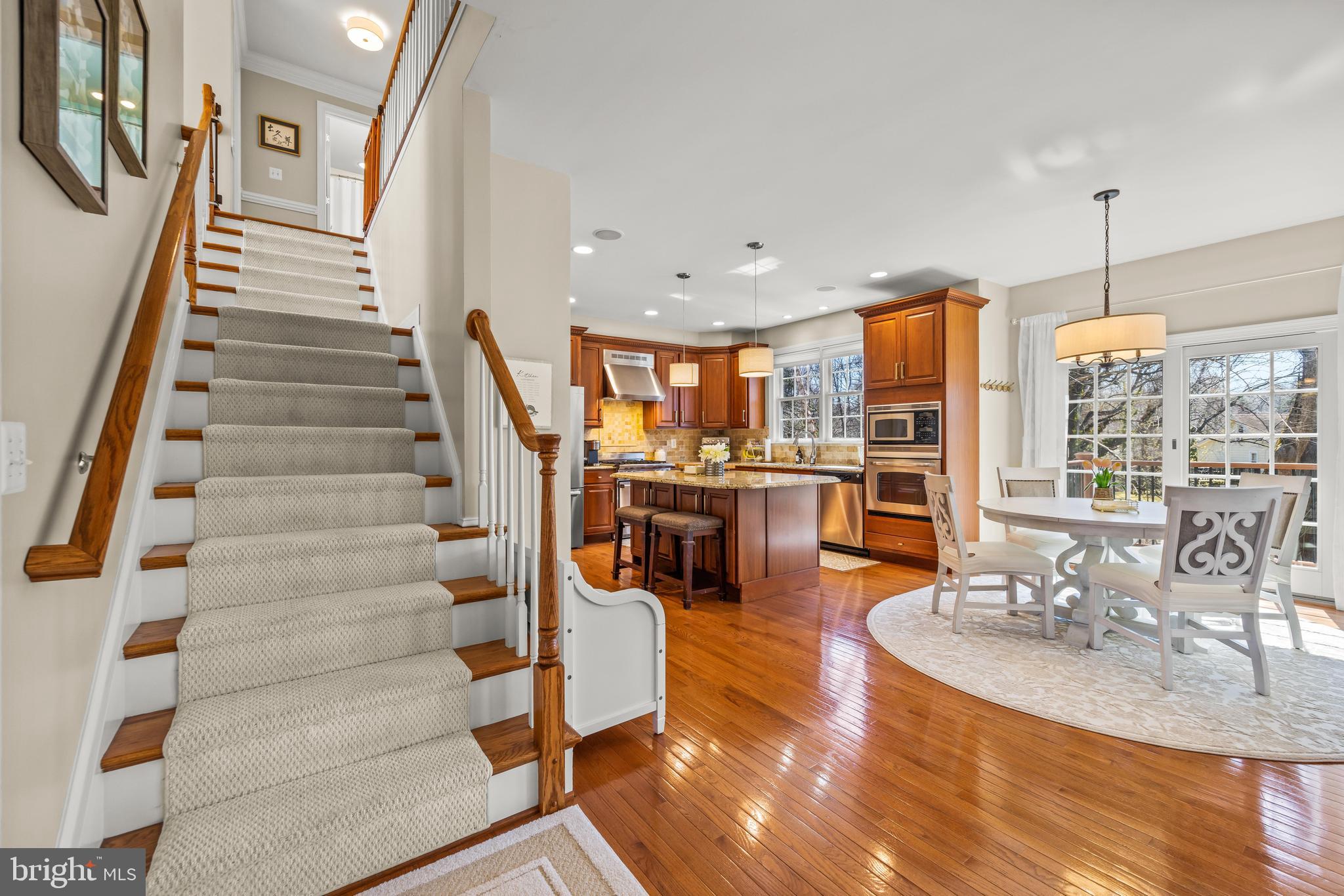 COLONIAL MANOR - Residential