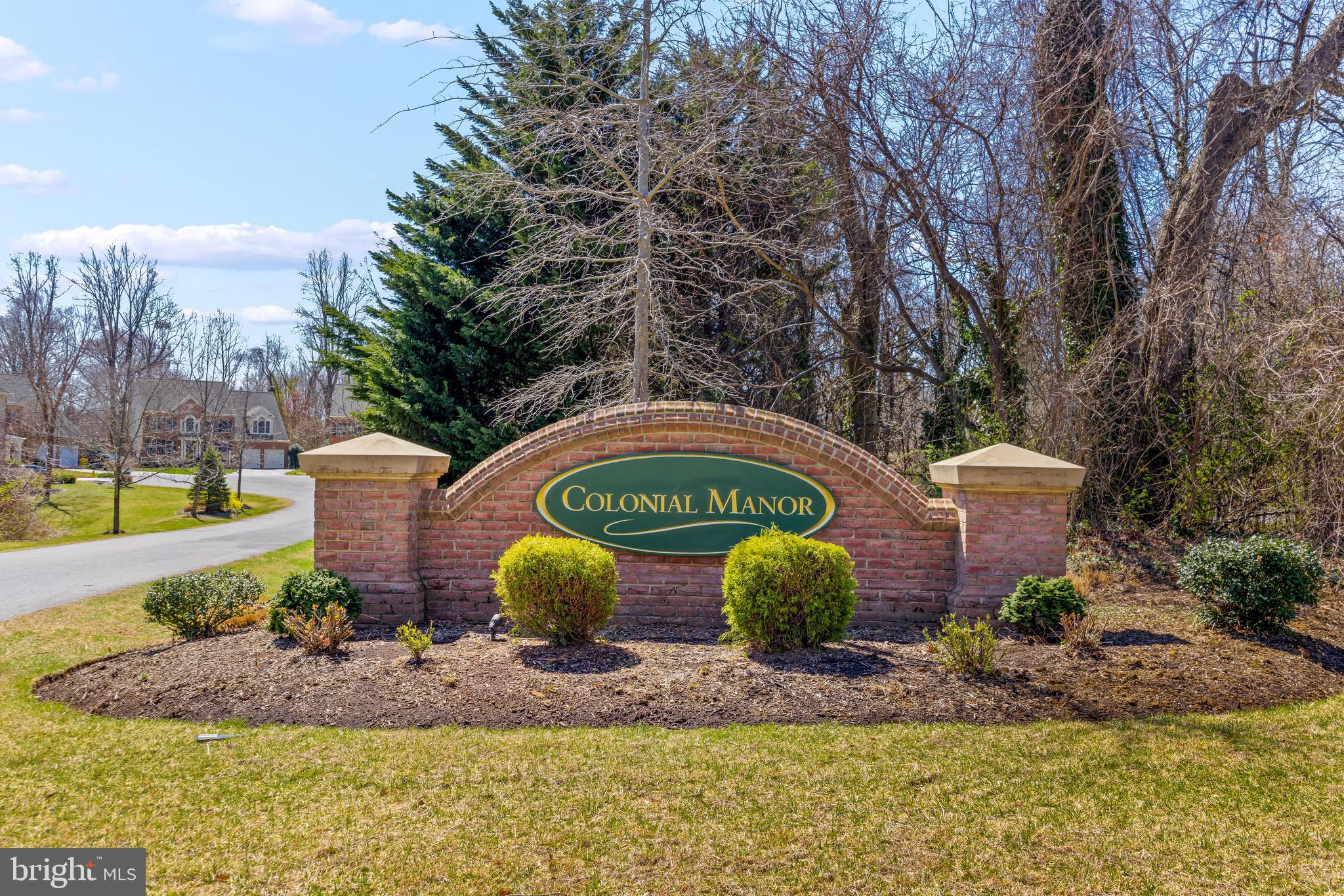 COLONIAL MANOR - Residential