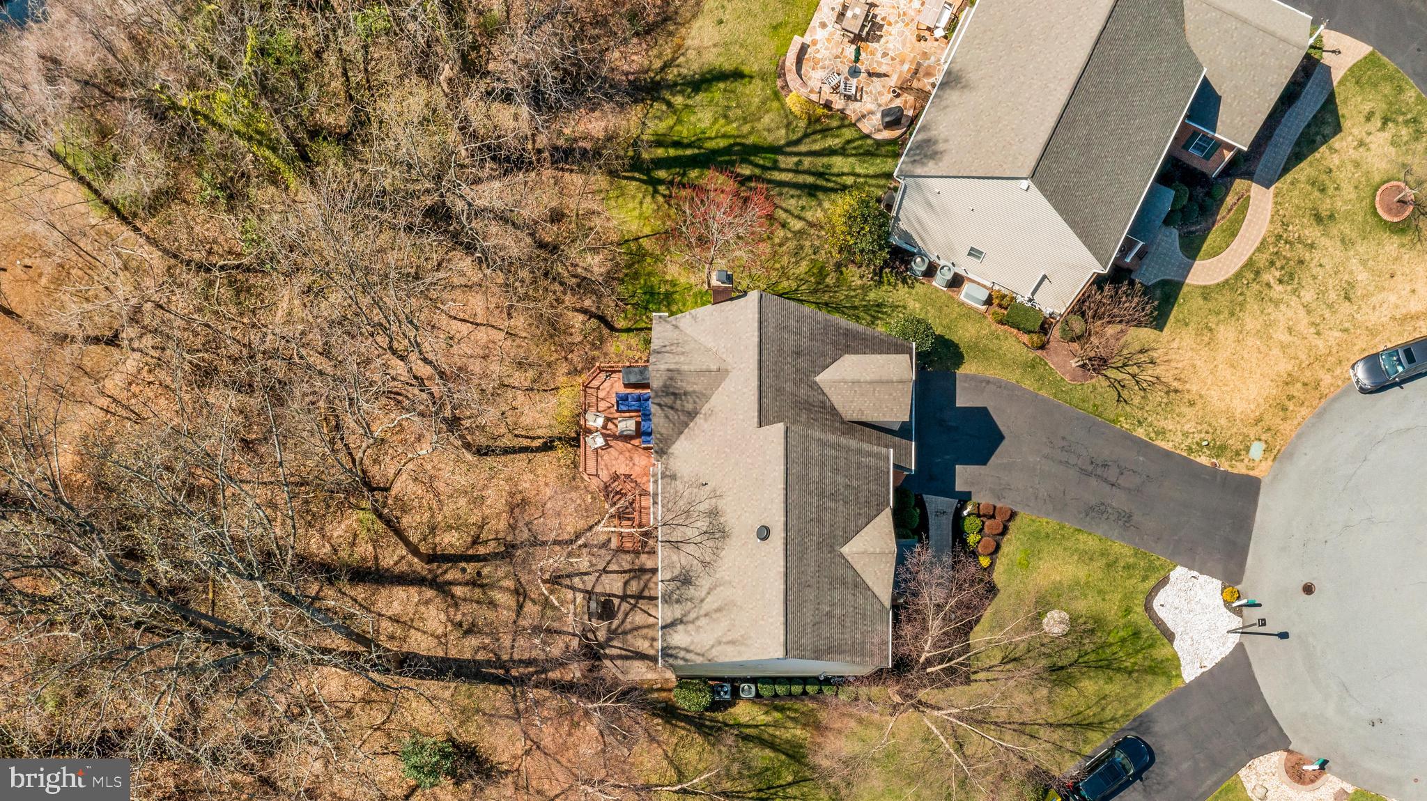 COLONIAL MANOR - Residential