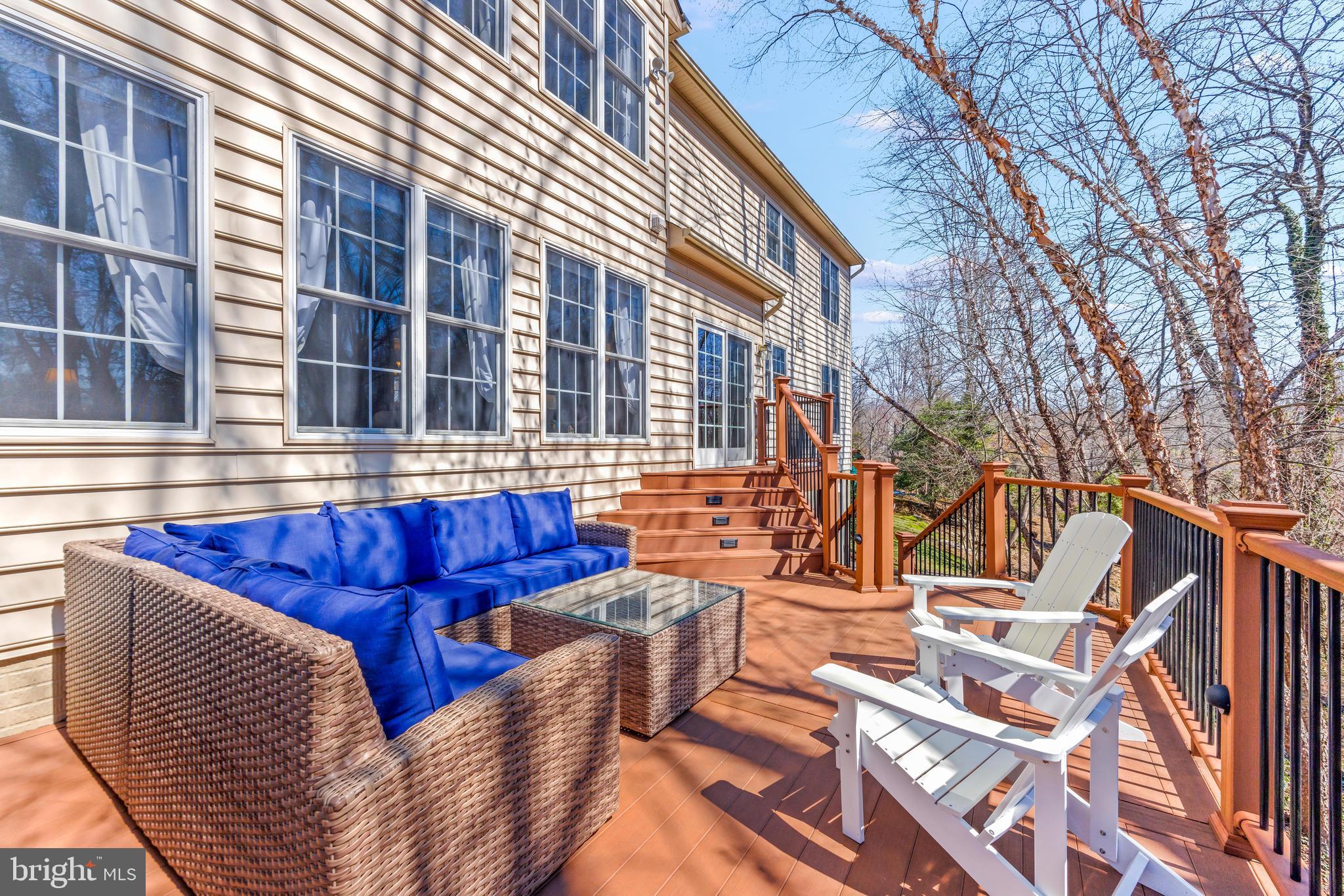 COLONIAL MANOR - Residential