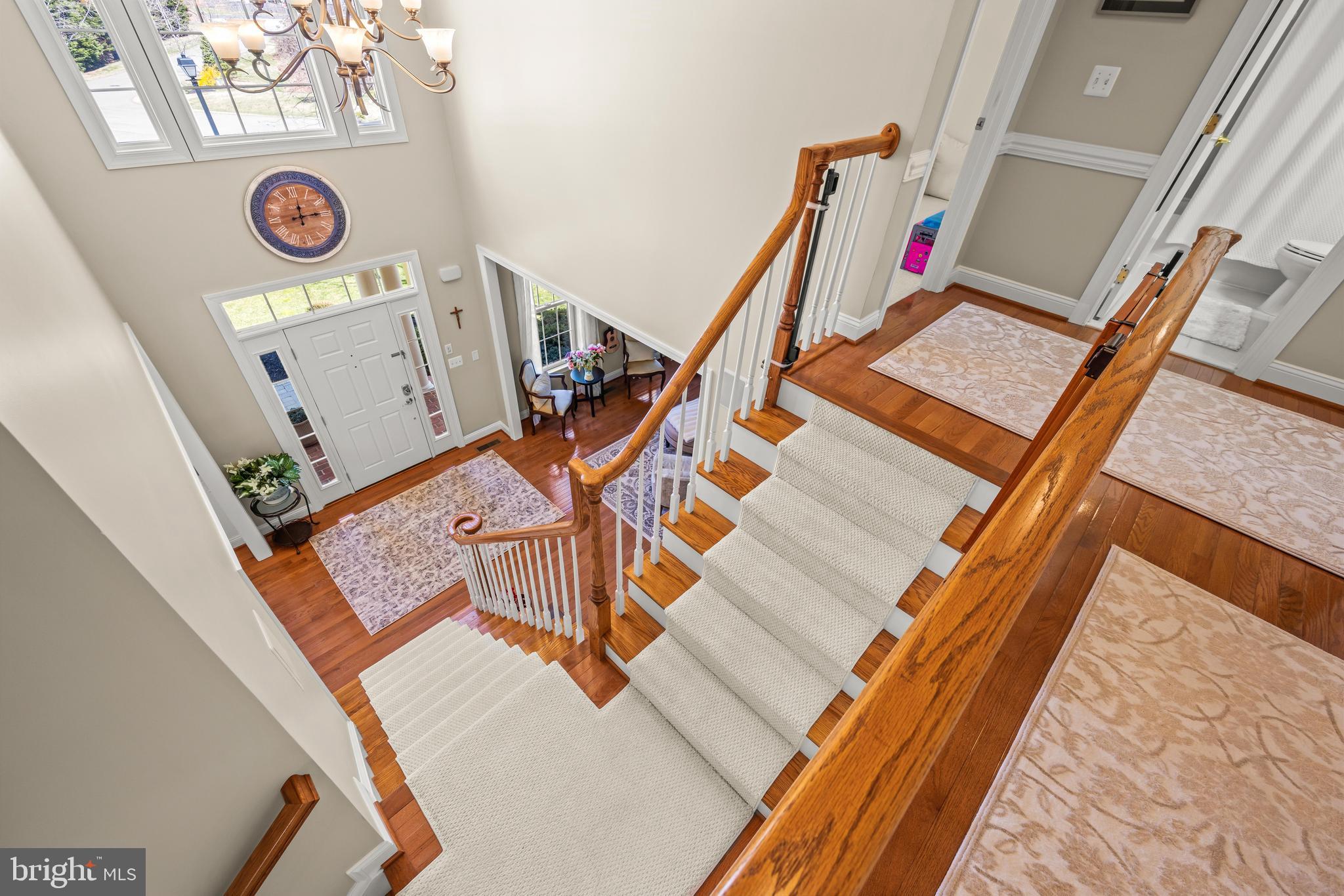 COLONIAL MANOR - Residential