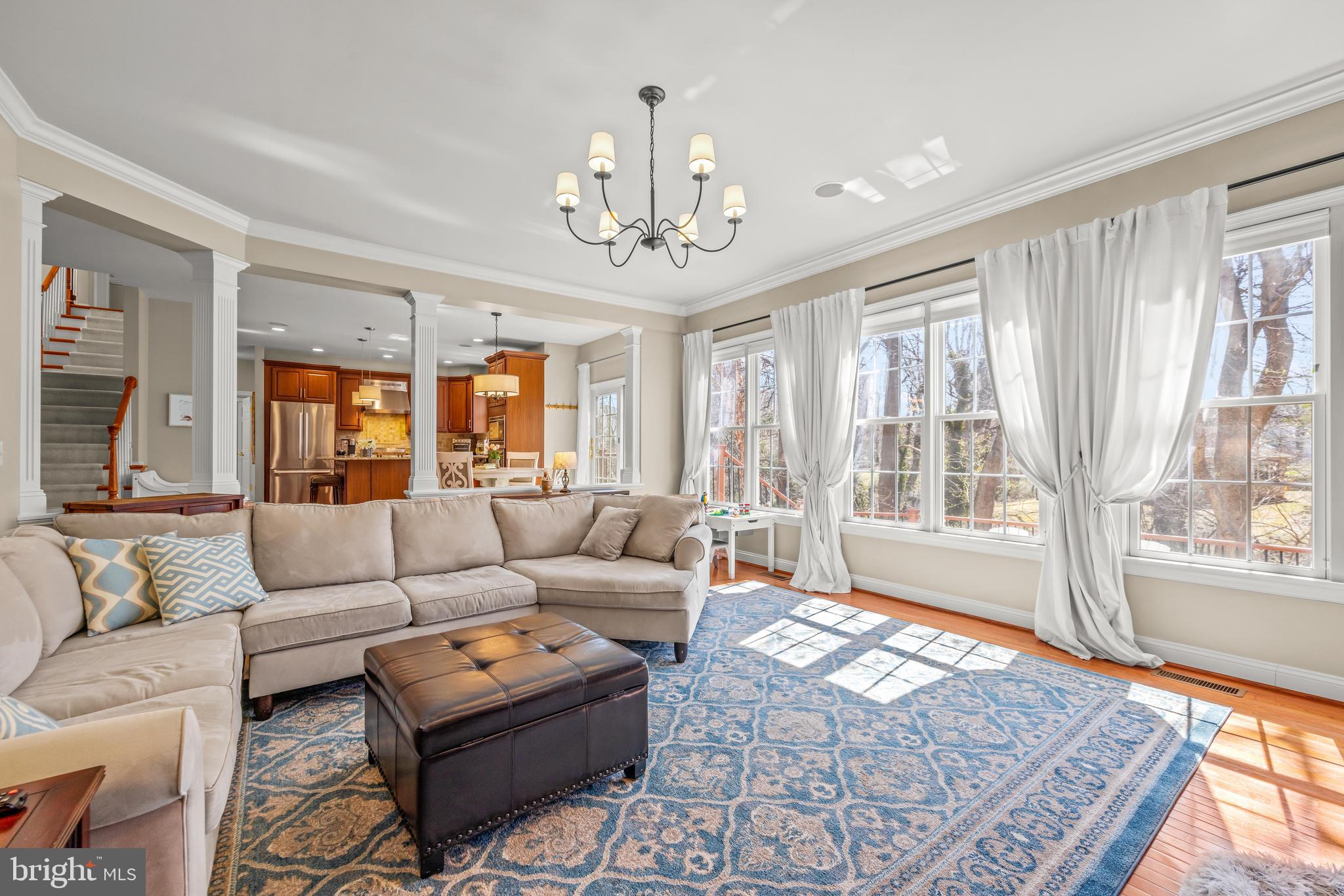 COLONIAL MANOR - Residential