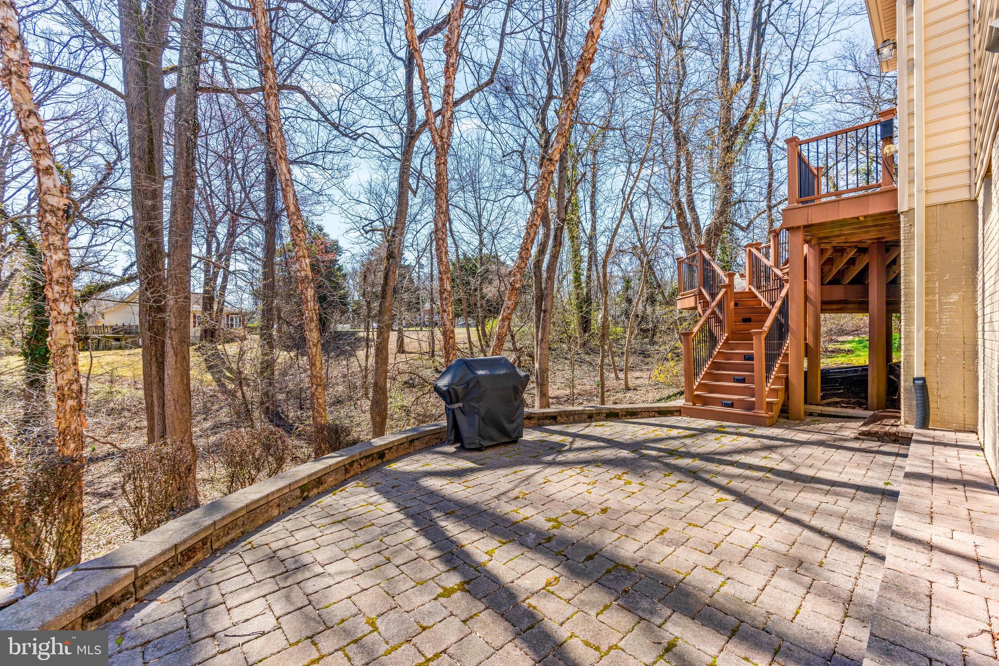 COLONIAL MANOR - Residential