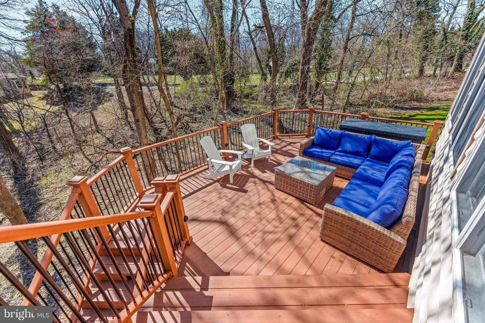 COLONIAL MANOR - Residential