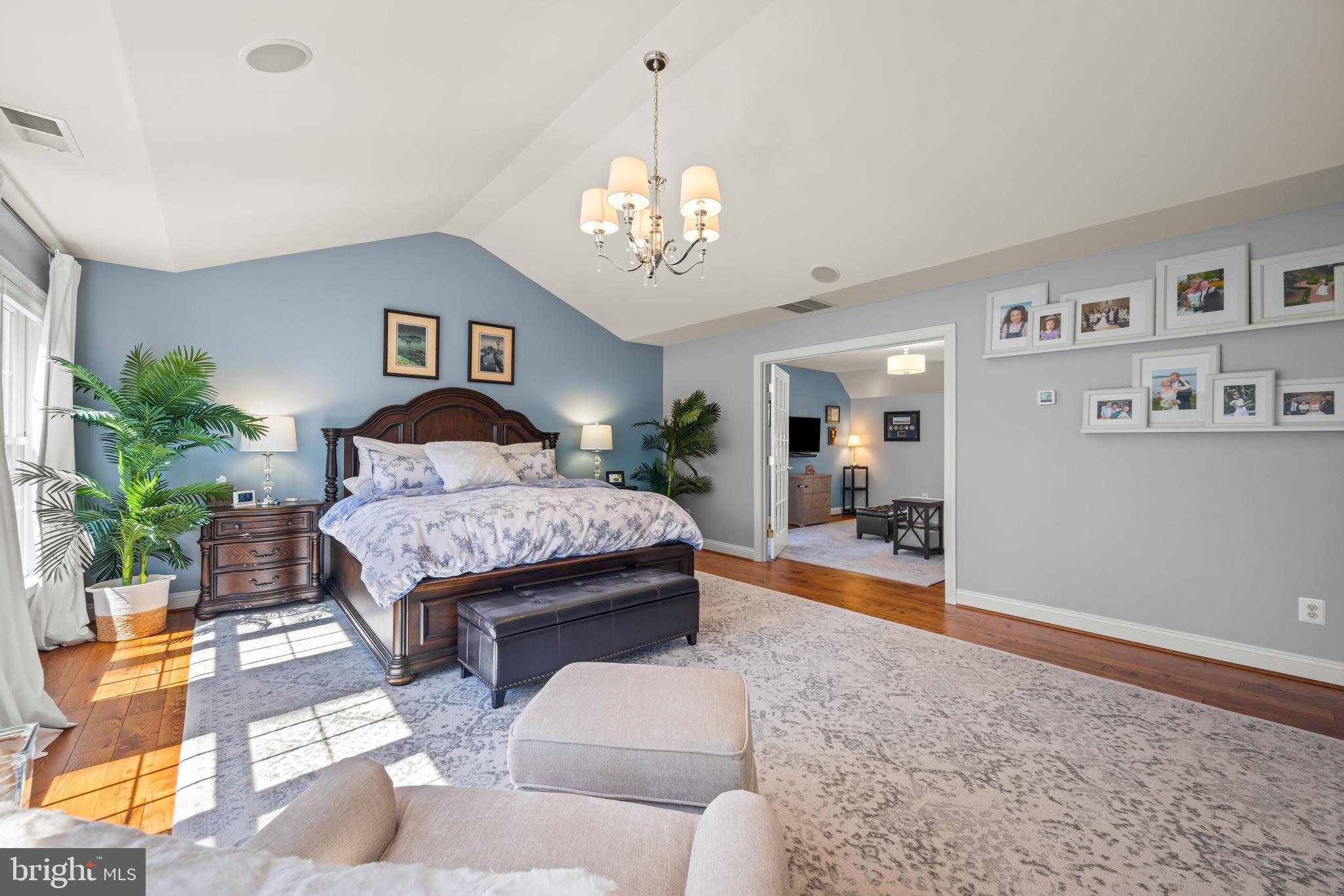 COLONIAL MANOR - Residential