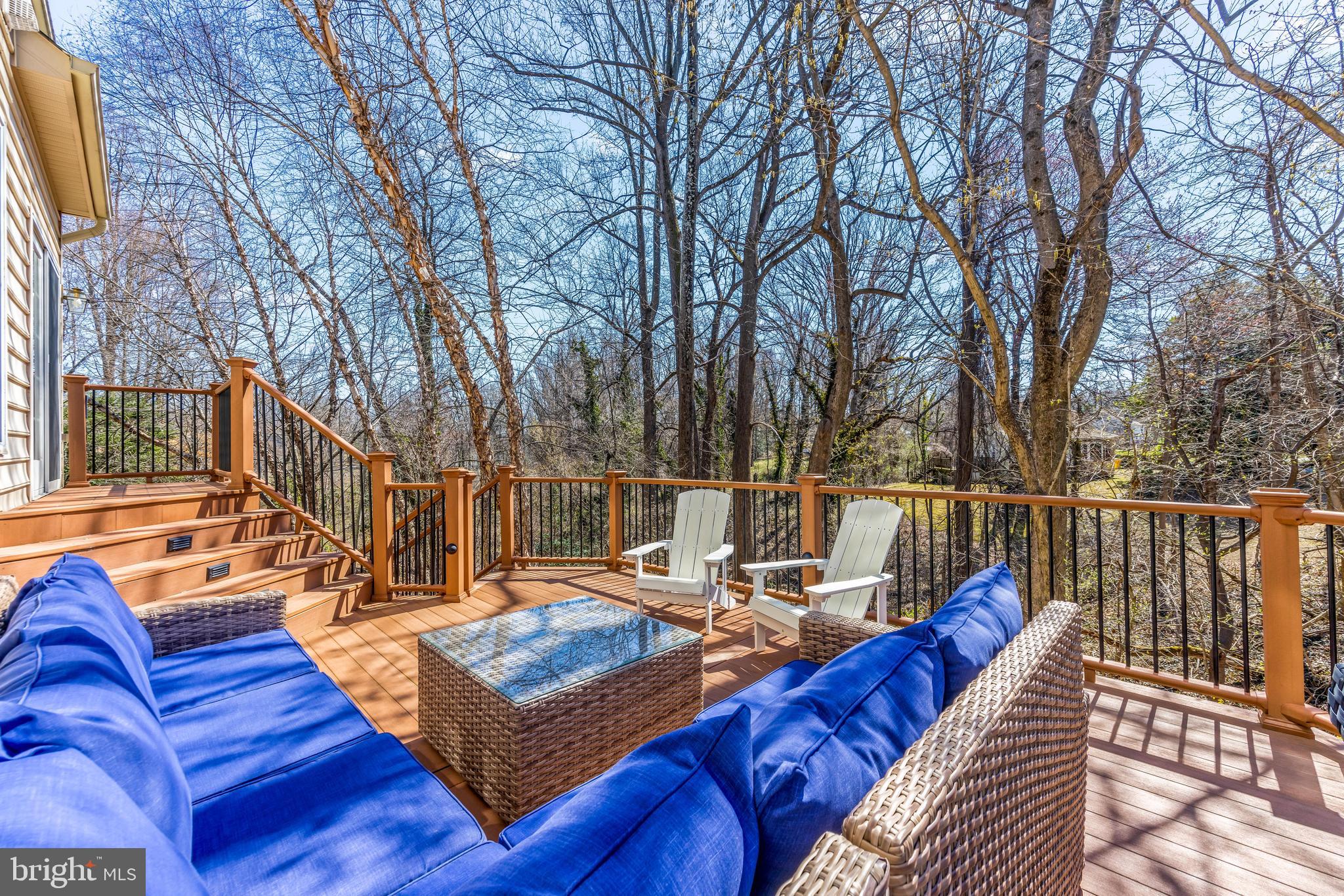 COLONIAL MANOR - Residential