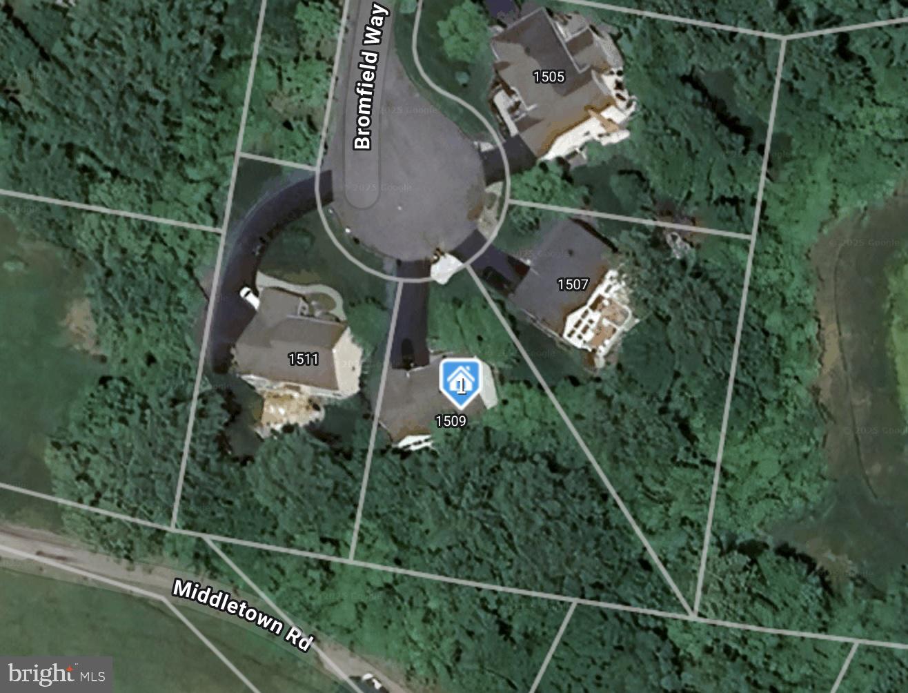 COLONIAL MANOR - Residential