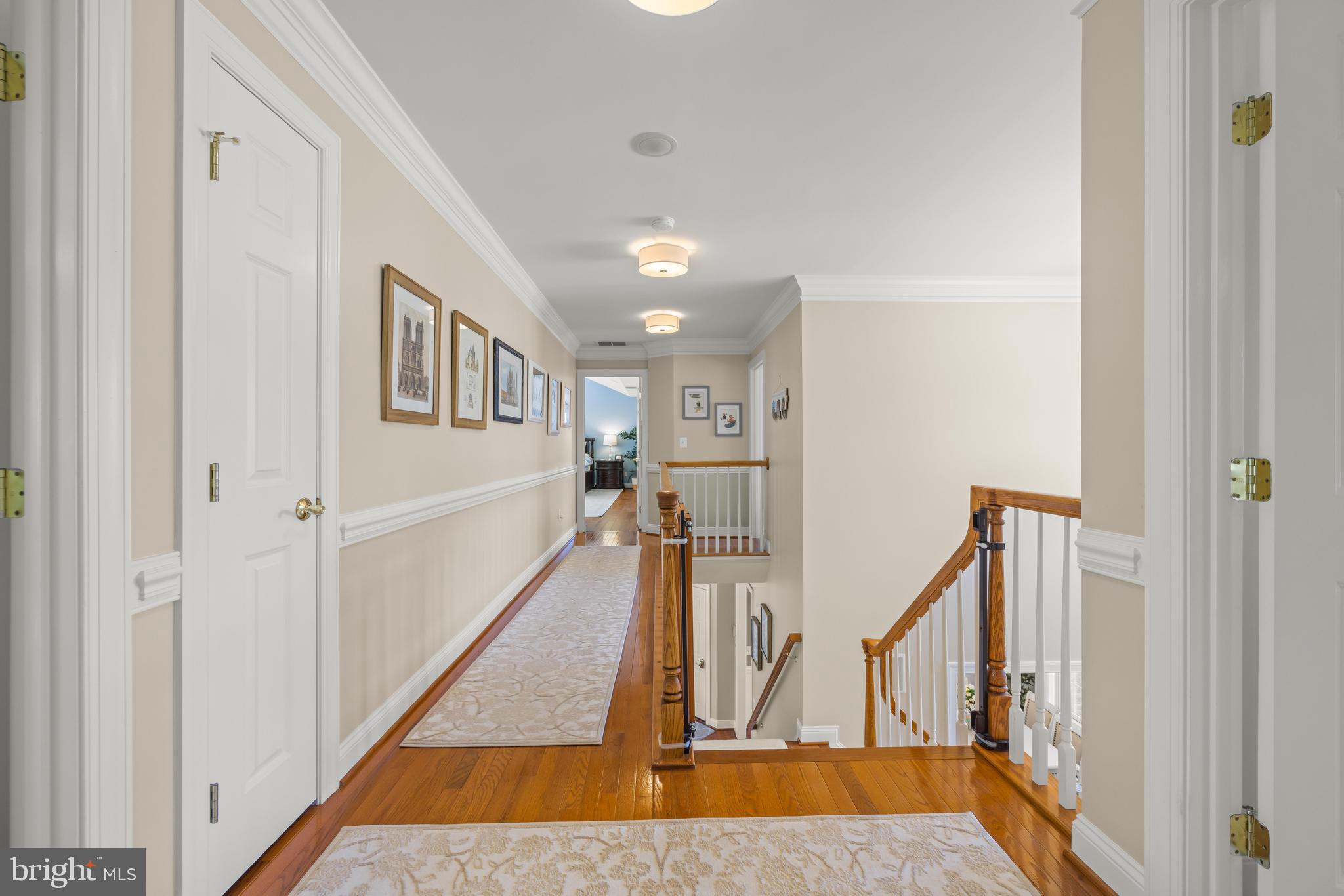 COLONIAL MANOR - Residential