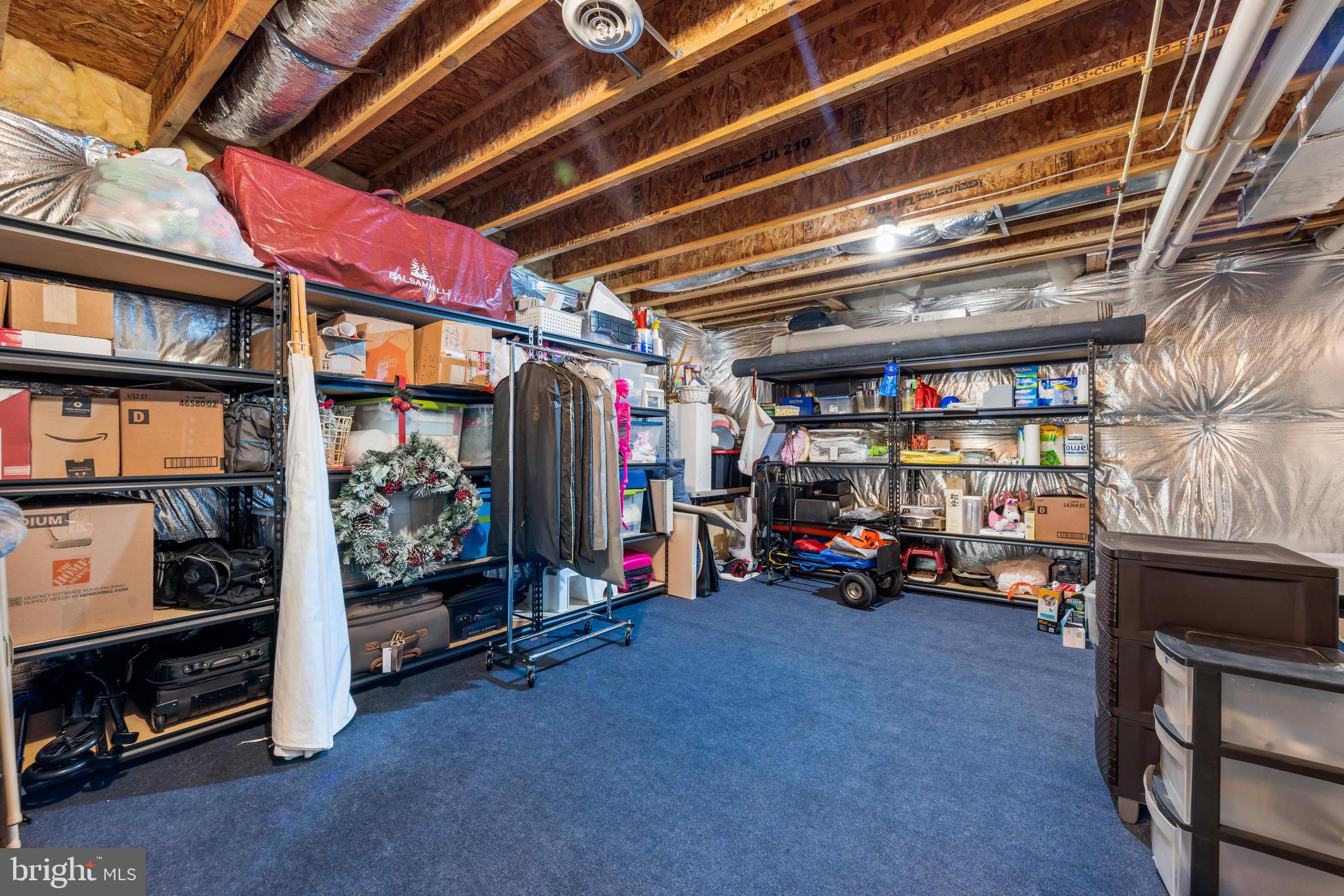 COLONIAL MANOR - Residential