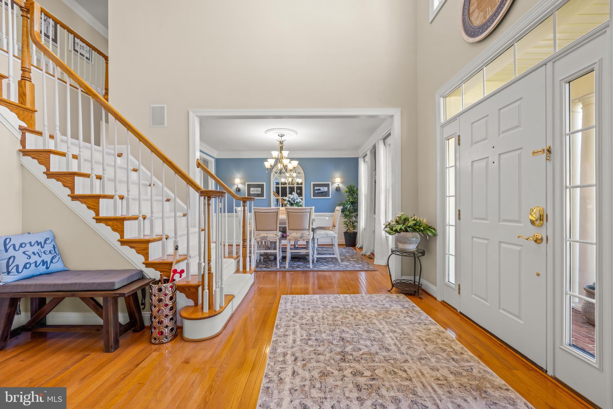 COLONIAL MANOR - Residential