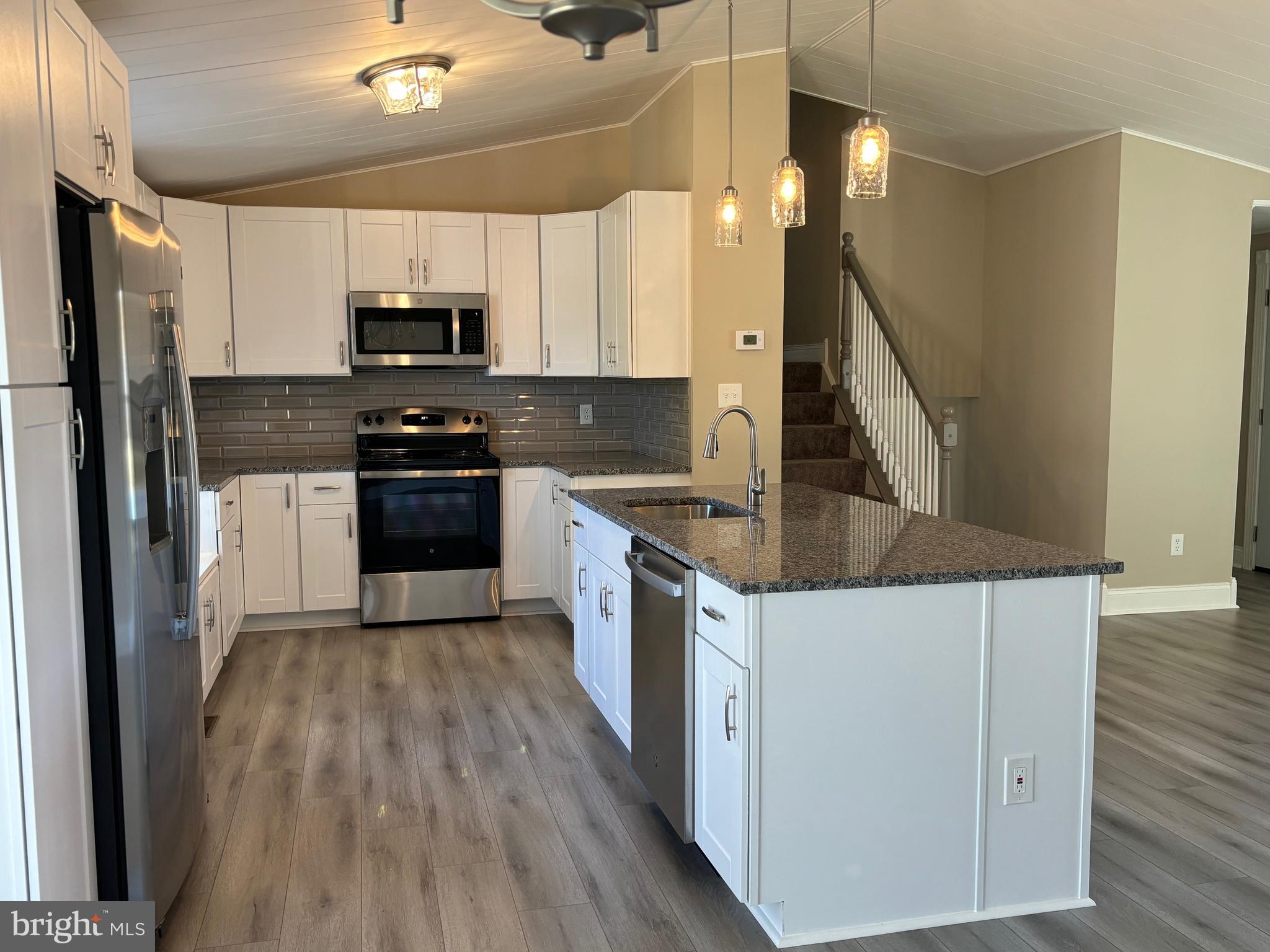 RUMSEY ISLAND - Residential