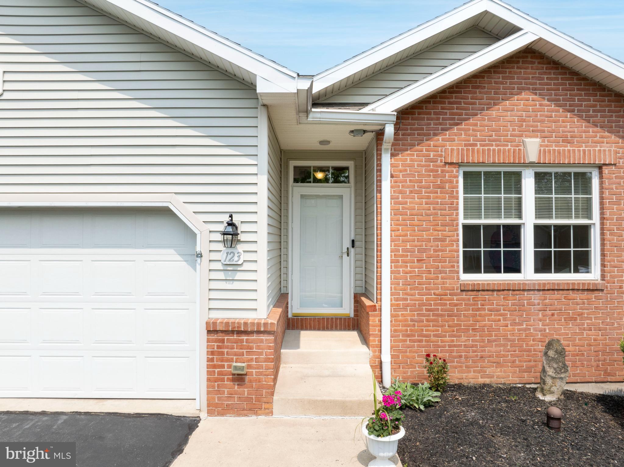 123 ROSEWOOD COVE