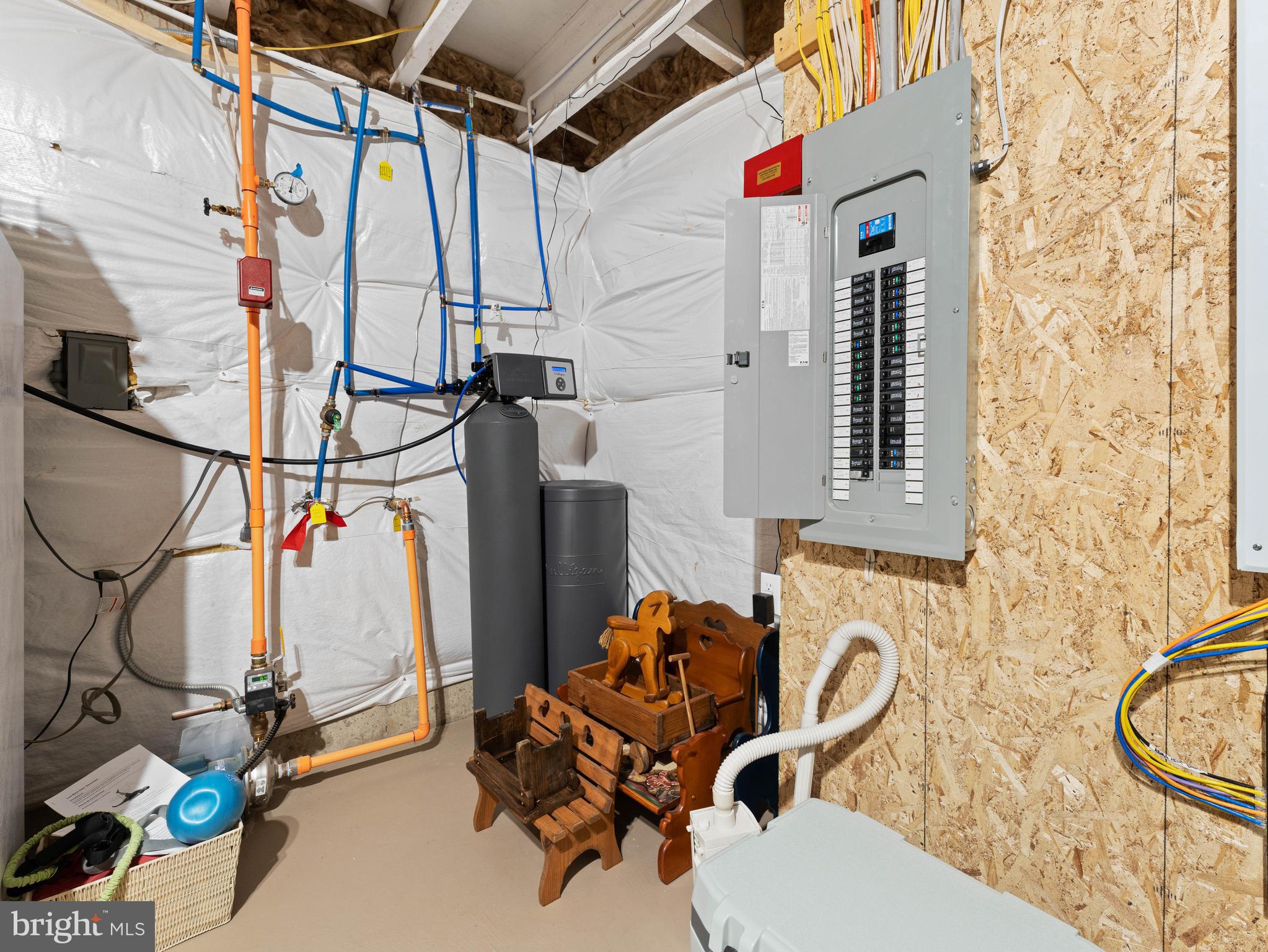 REGENCY AT WATERSIDE - Residential