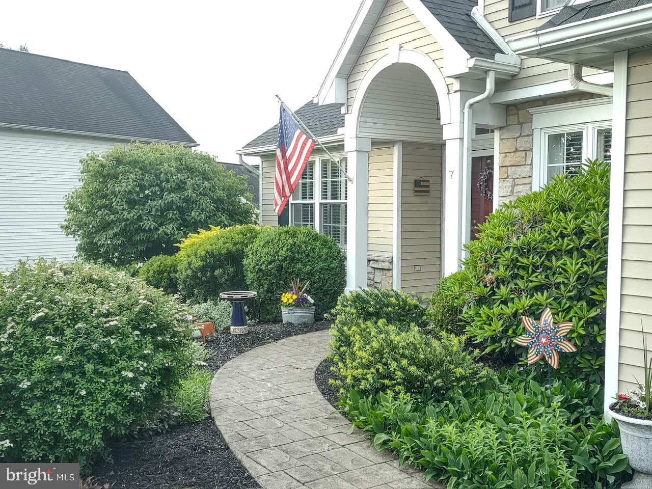 7 RED FOX COURT