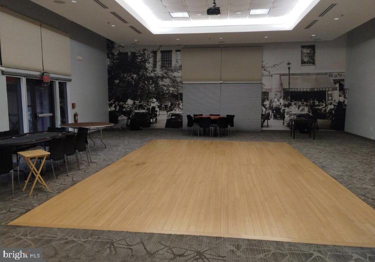 KING OF PRUSSIA - Residential Lease