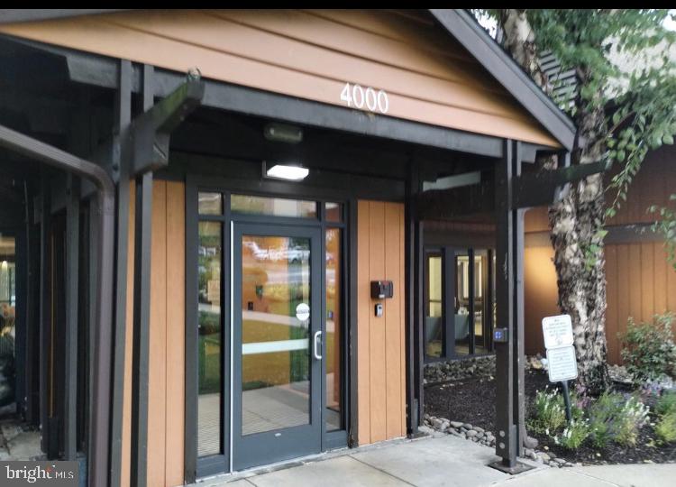 KING OF PRUSSIA - Residential Lease