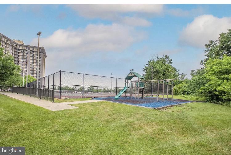 KING OF PRUSSIA - Residential Lease