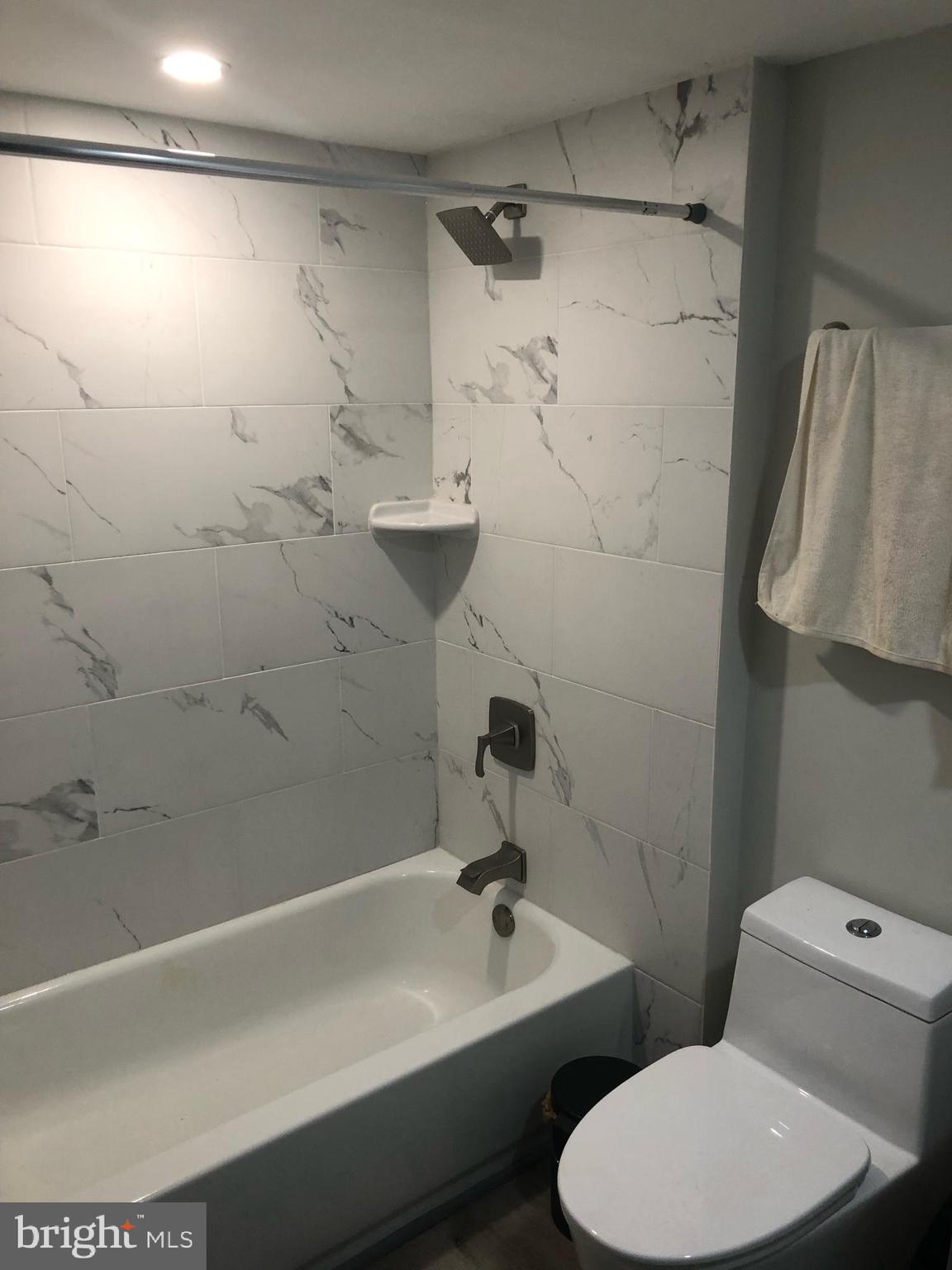 KING OF PRUSSIA - Residential Lease