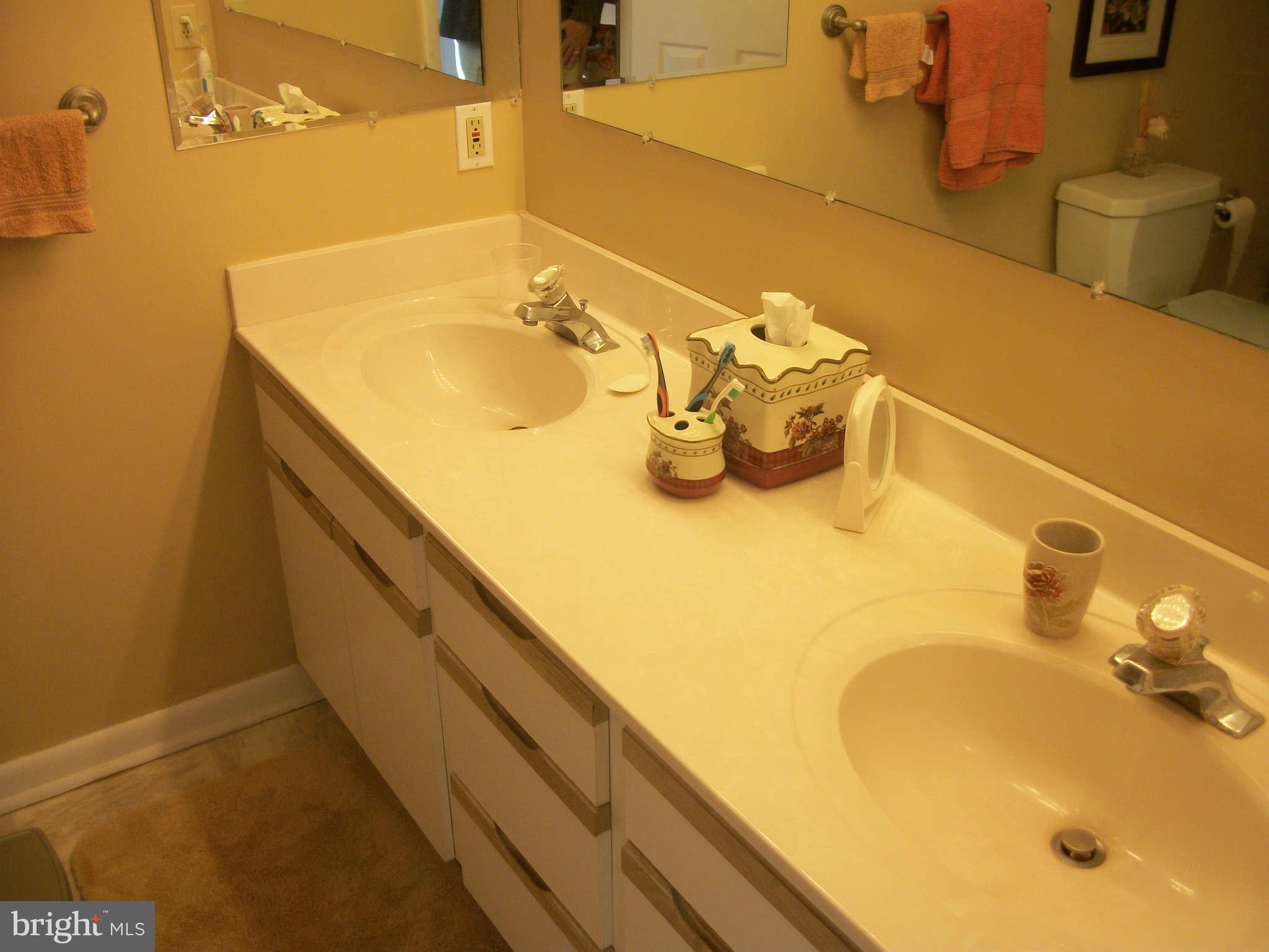 ESPERANZA FARMS - Residential