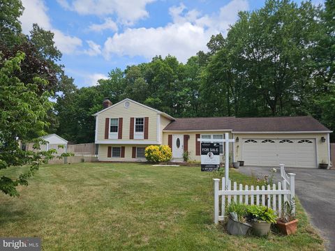 Homes For Sale - 12615 Indian Lane<br/> Charles County, WALDORF, MD 20601