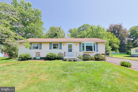 Homes For Sale - 140 Longshore Avenue<br/> Bucks County, YARDLEY, PA 19067