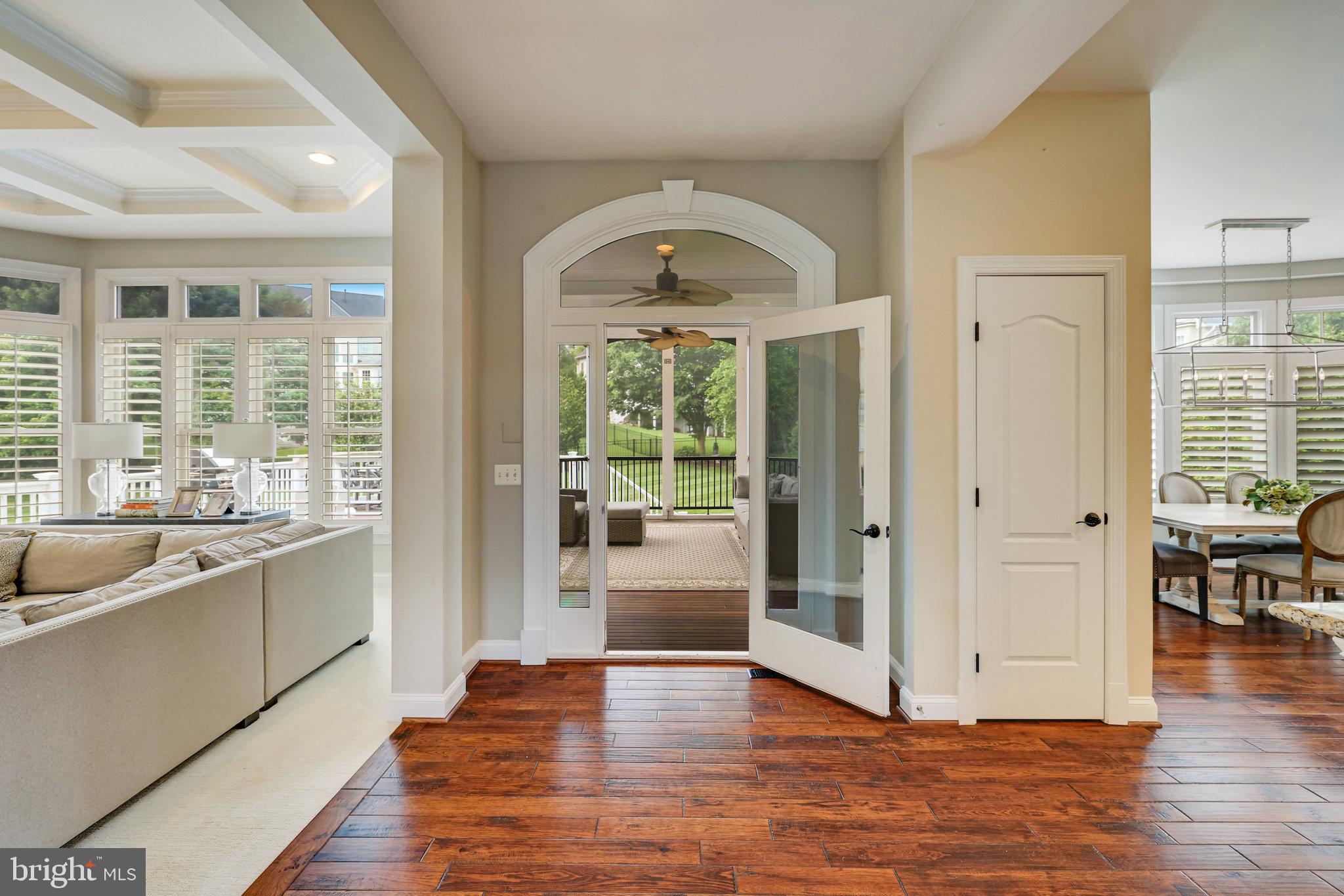 RIVER CREEK - Residential