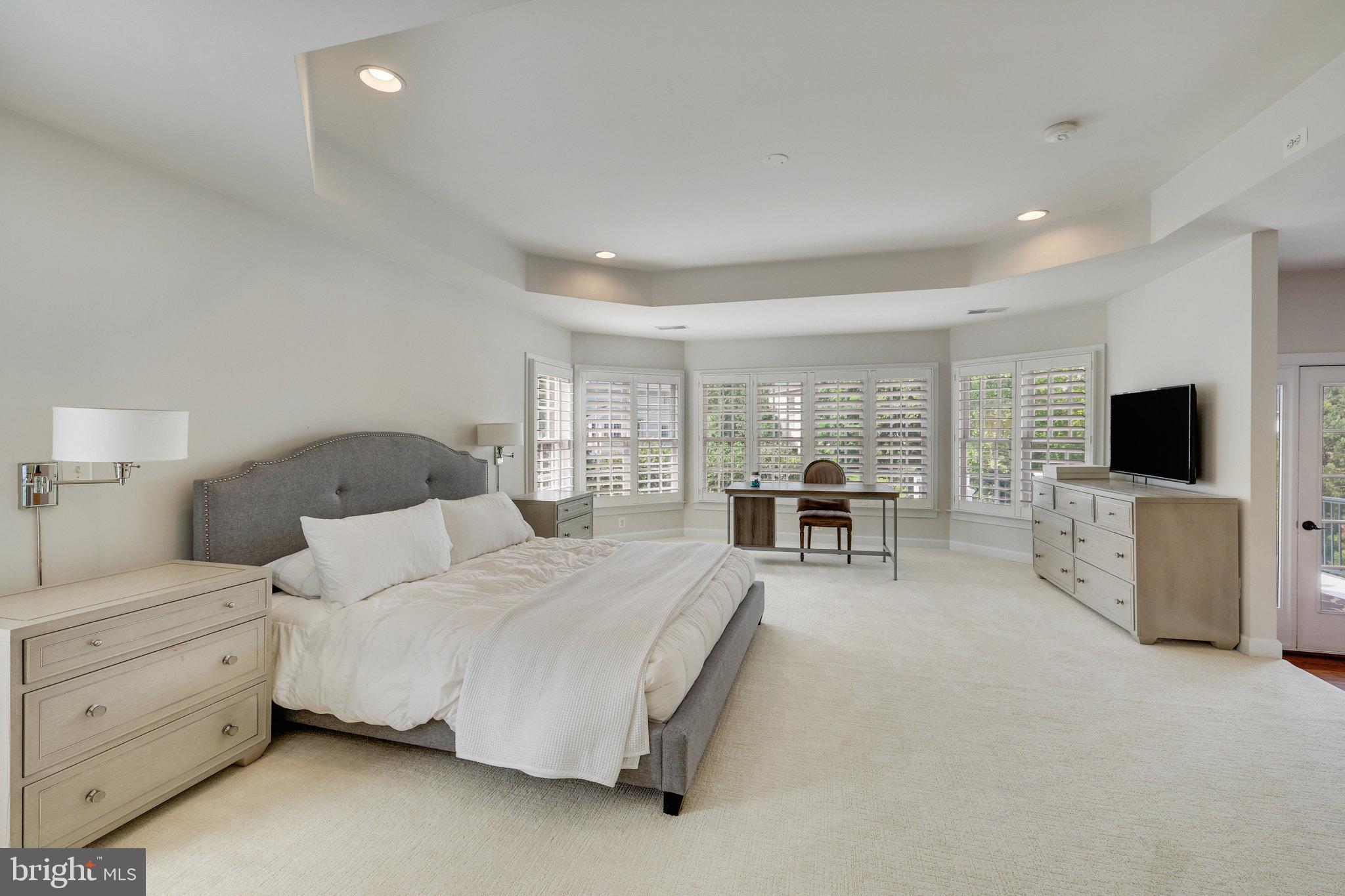 RIVER CREEK - Residential