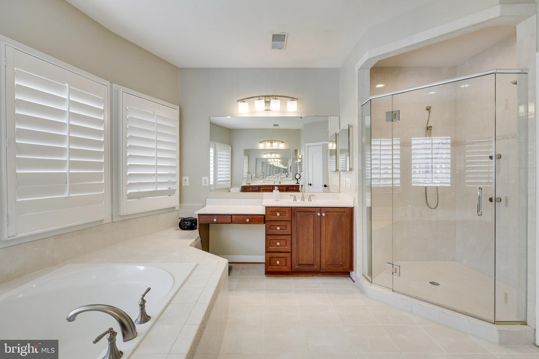 RIVER CREEK - Residential