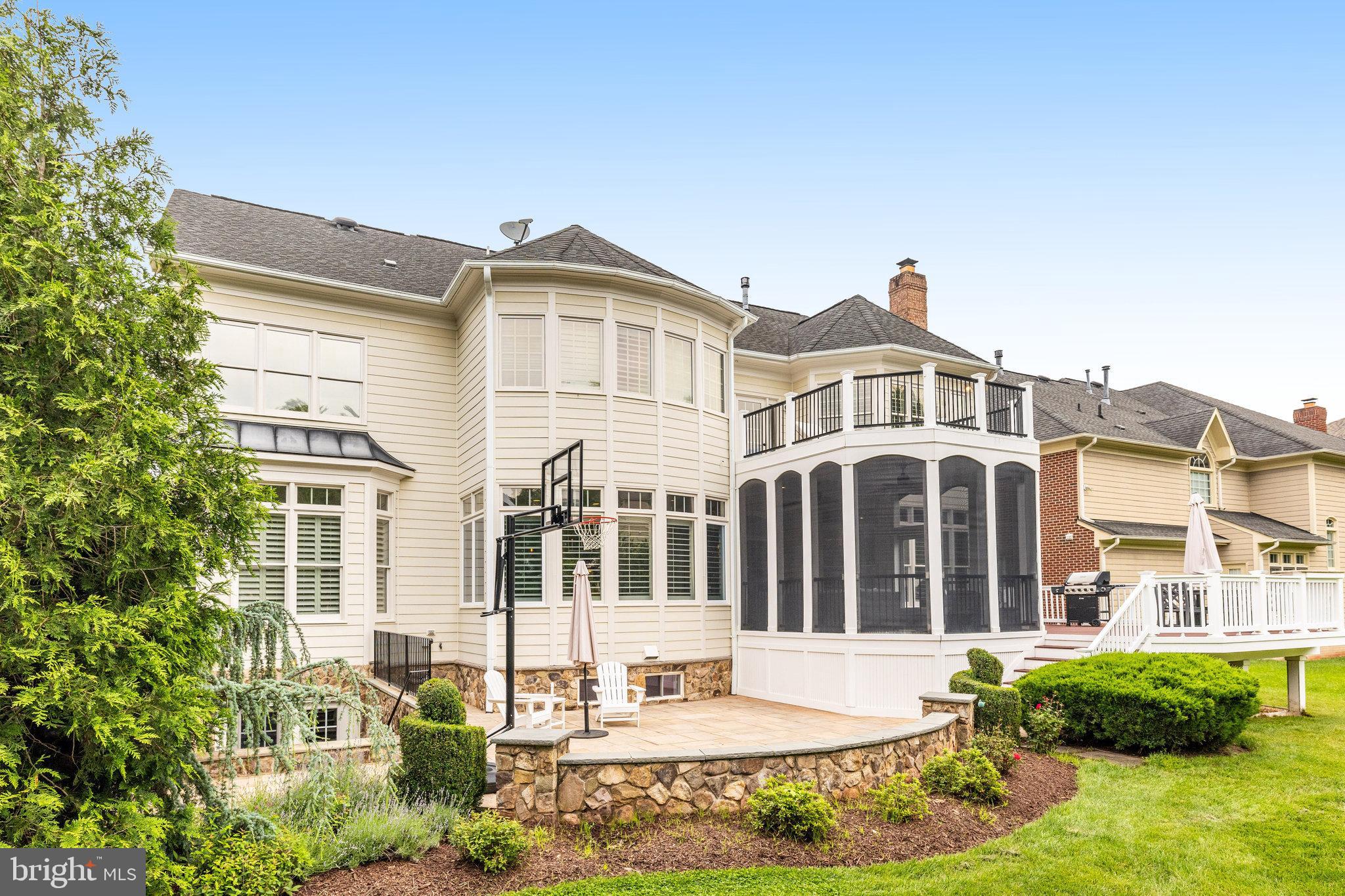 RIVER CREEK - Residential