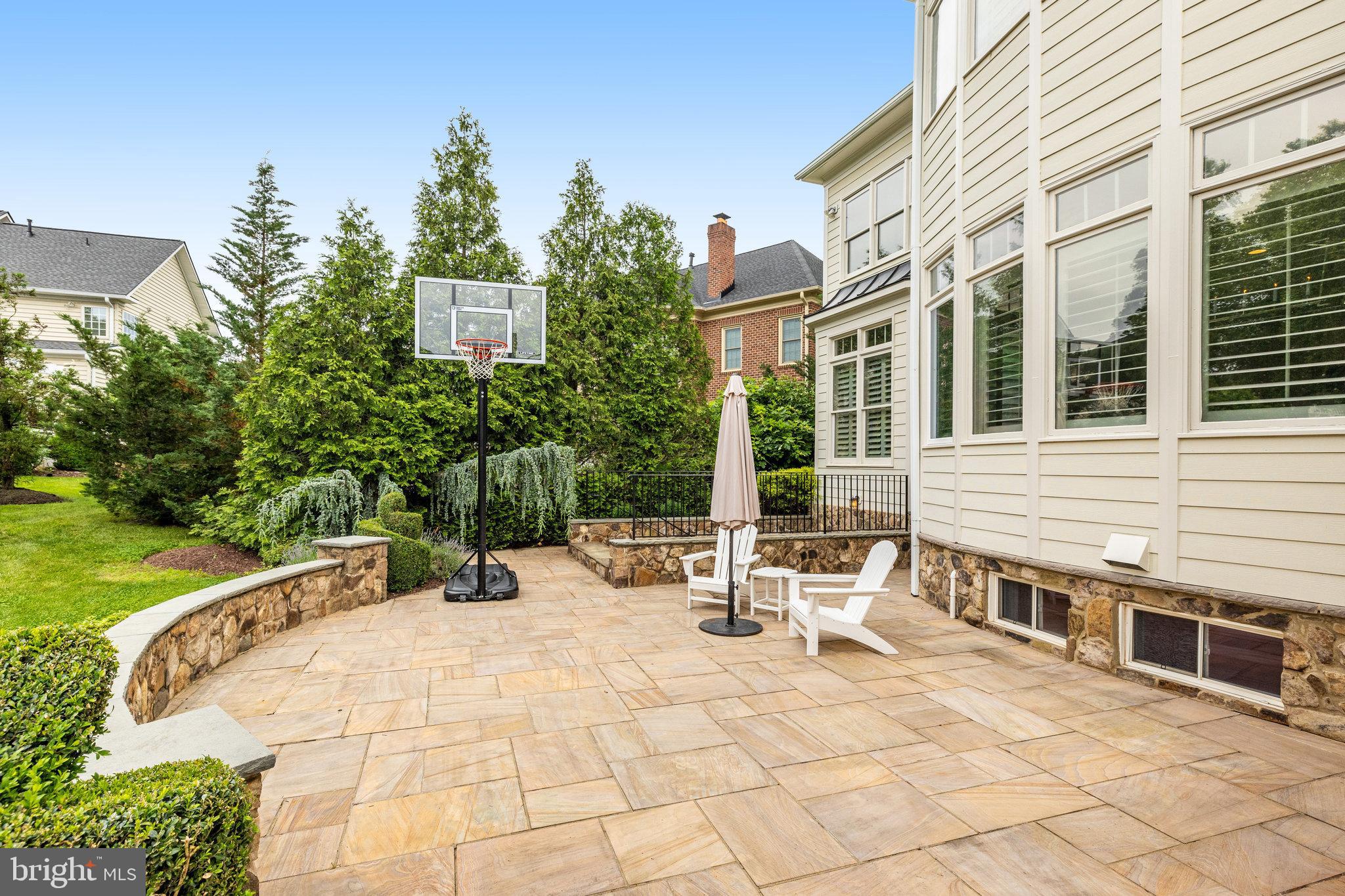 RIVER CREEK - Residential