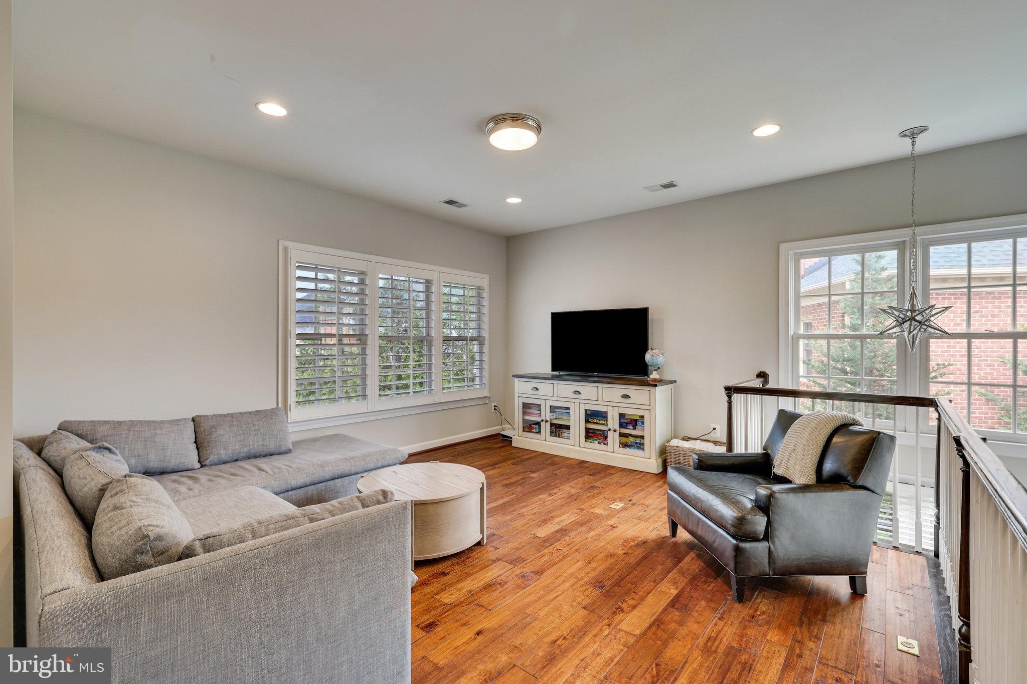 RIVER CREEK - Residential