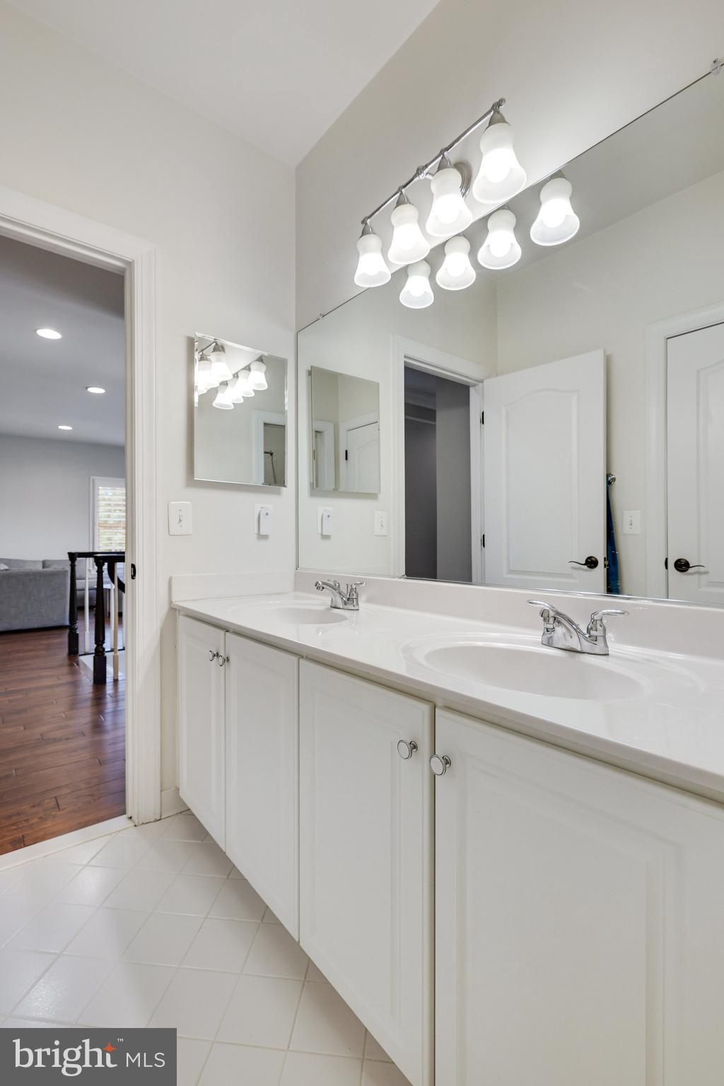 RIVER CREEK - Residential