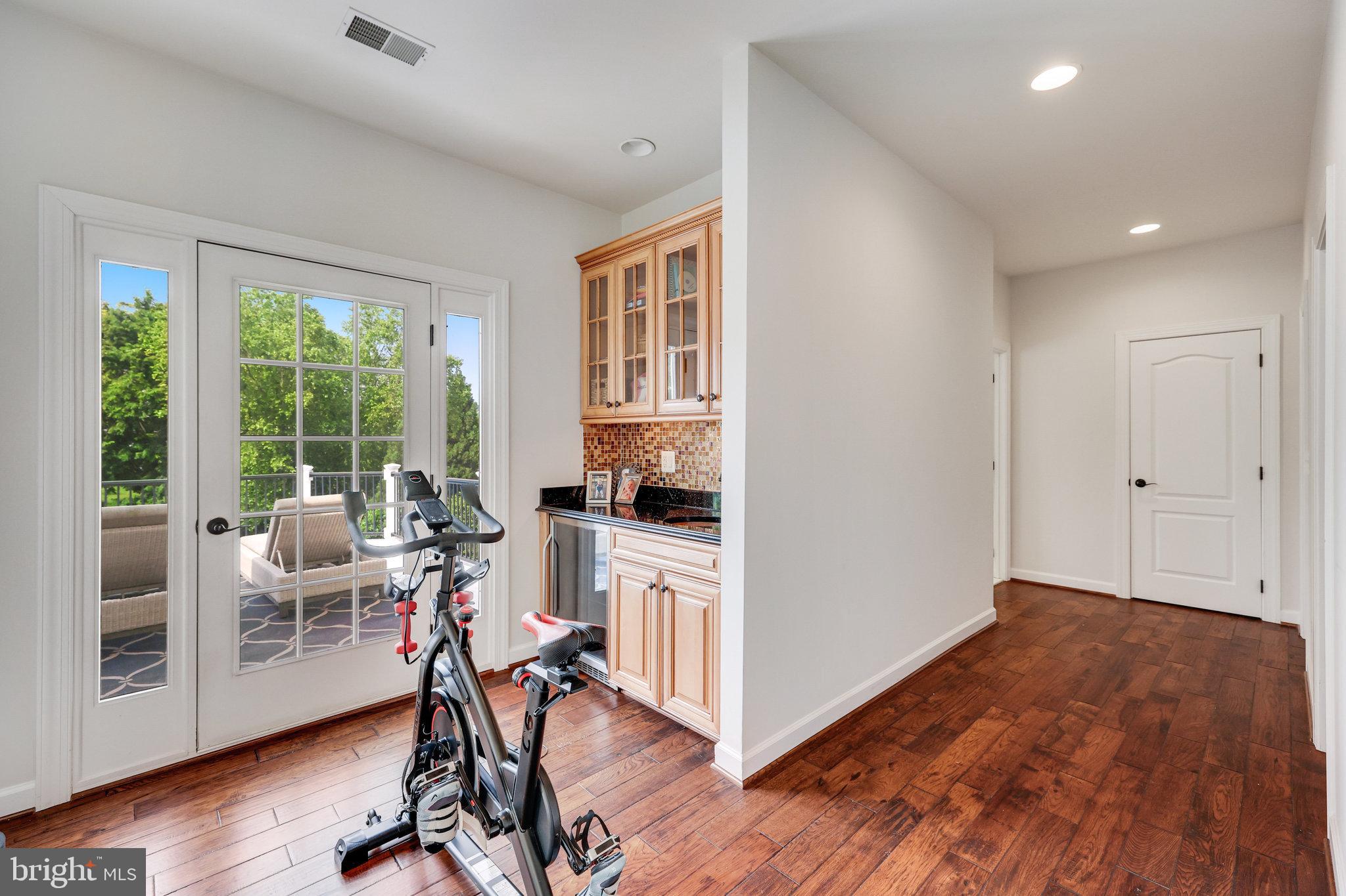 RIVER CREEK - Residential